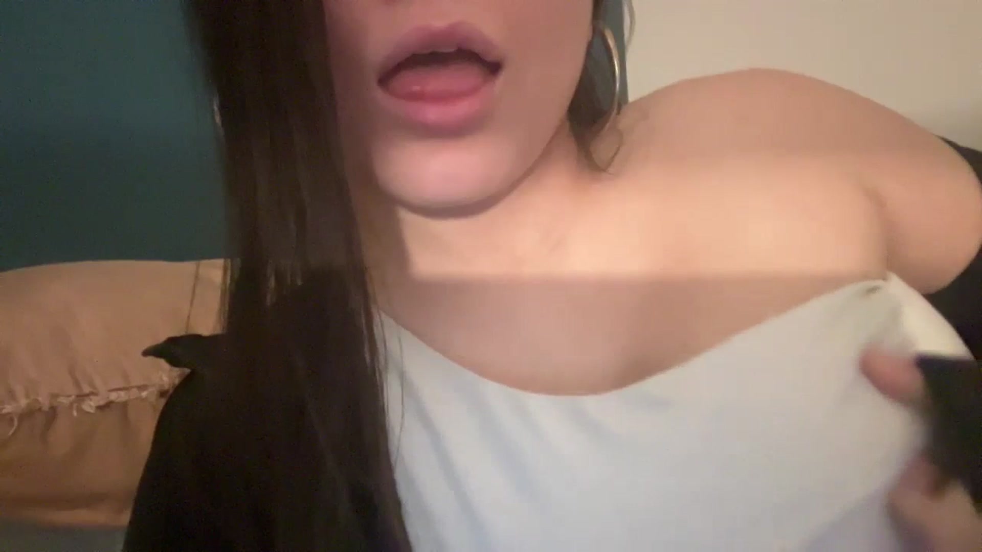 Gallery image thumbnail from imava's myfreecams stream on, 03/09/2024, 17:54 image 6 of 20