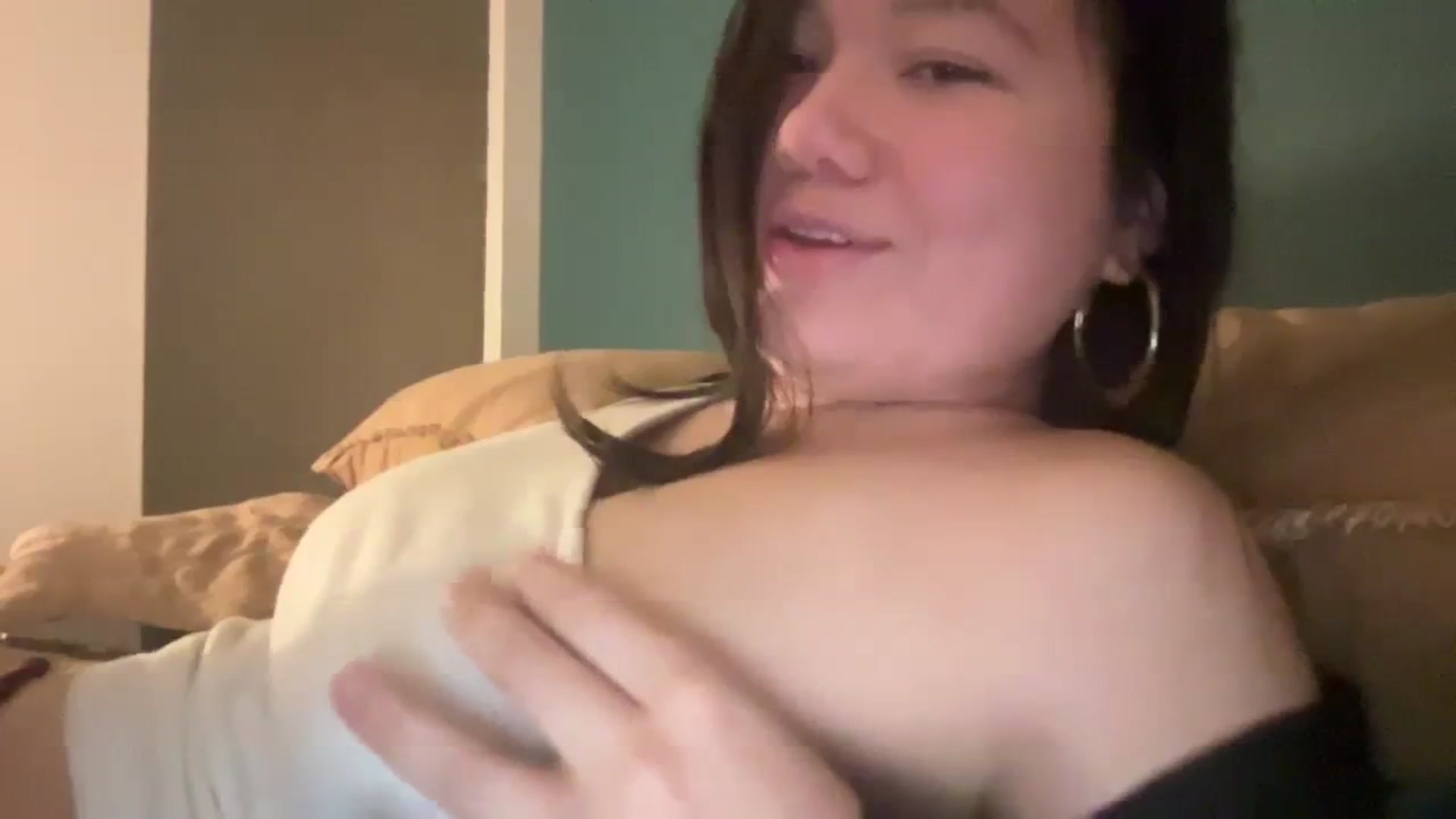 Gallery image thumbnail from imava's myfreecams stream on, 03/09/2024, 17:54 image 2 of 20