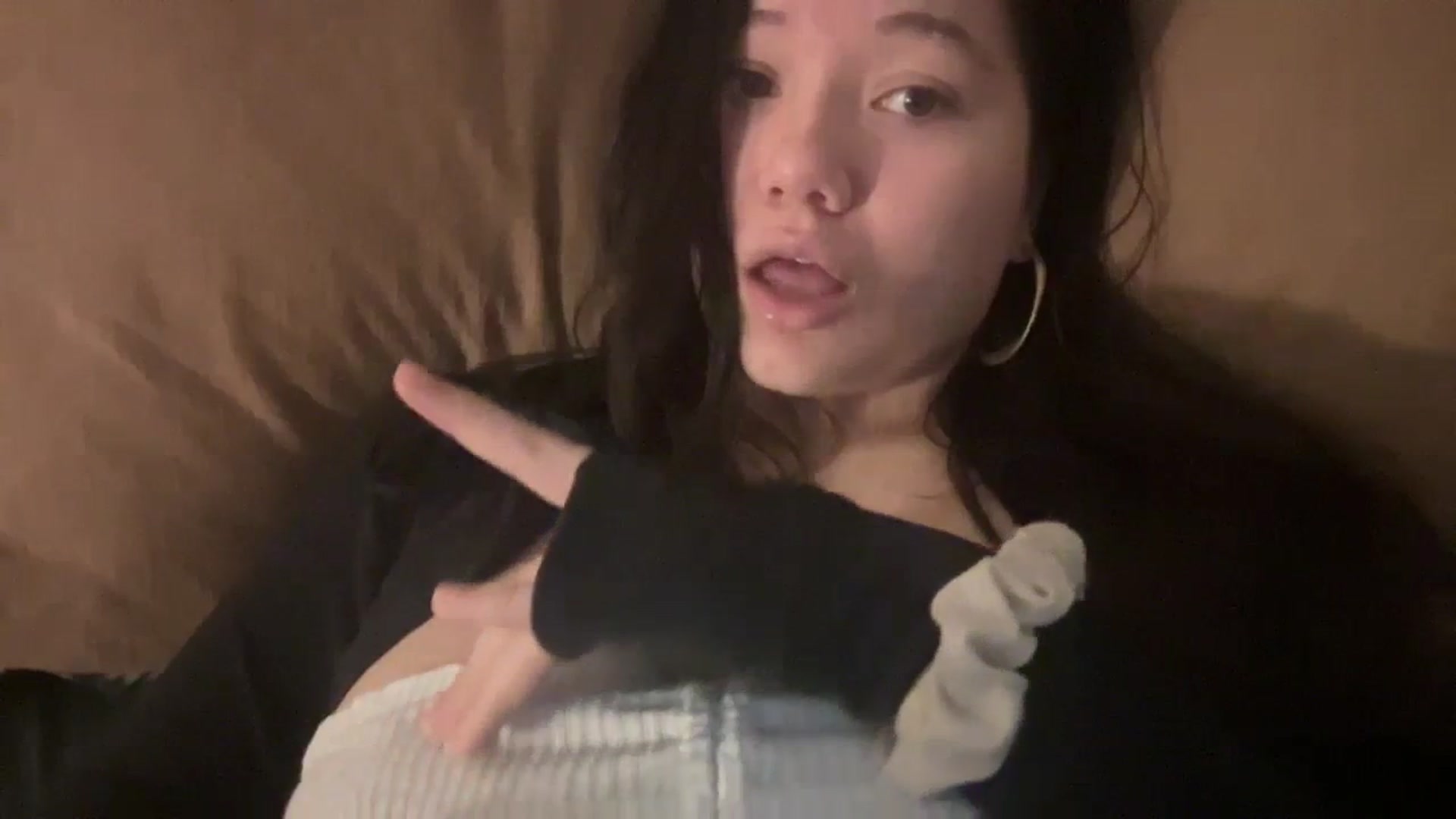 Gallery image thumbnail from imava's myfreecams stream on, 03/12/2024, 21:23 image 15 of 20