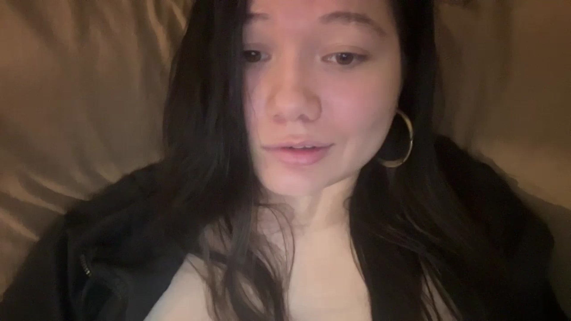 Gallery image thumbnail from imava's myfreecams stream on, 03/12/2024, 21:23 image 18 of 20