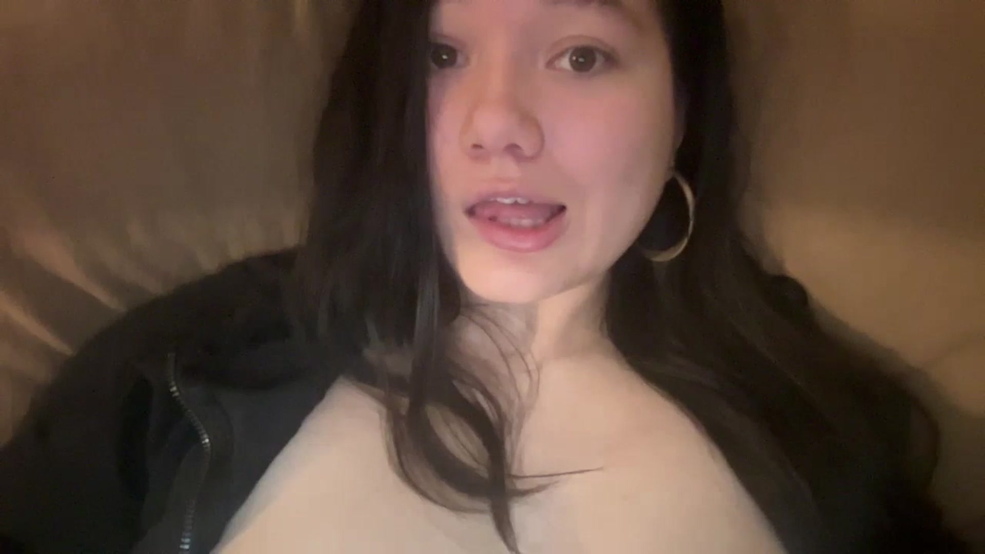 Gallery image thumbnail from imava's myfreecams stream on, 03/12/2024, 21:23 image 20 of 20