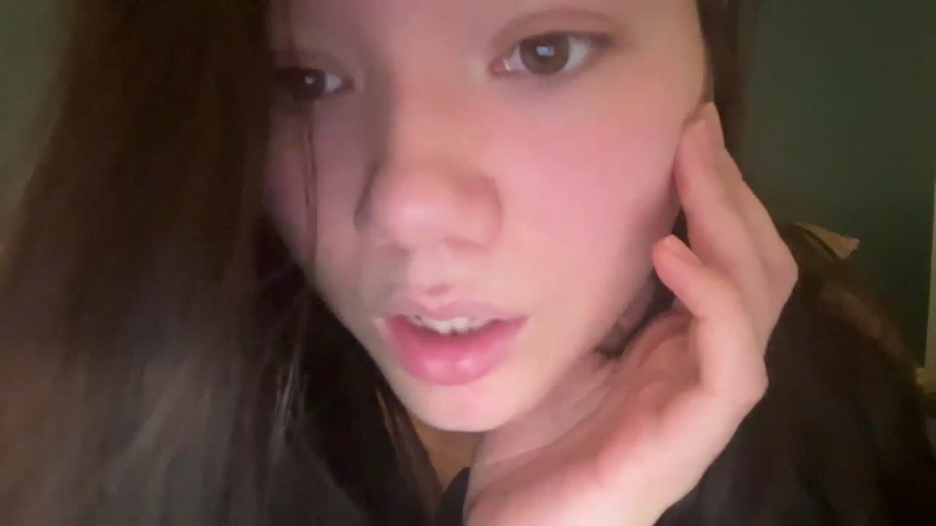 Gallery image thumbnail from imava's myfreecams stream on, 03/16/2024, 23:26 image 13 of 20