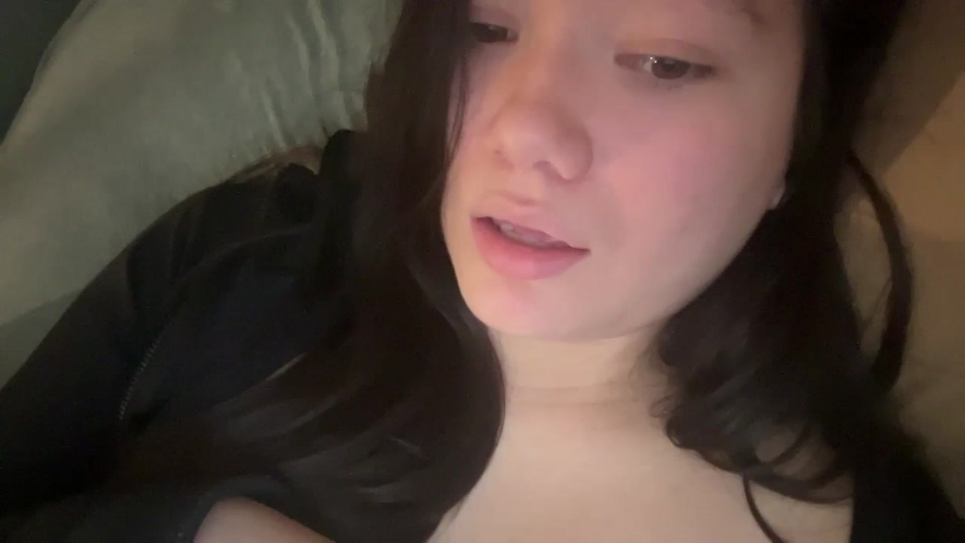 Gallery image thumbnail from imava's myfreecams stream on, 03/16/2024, 23:26 image 12 of 20