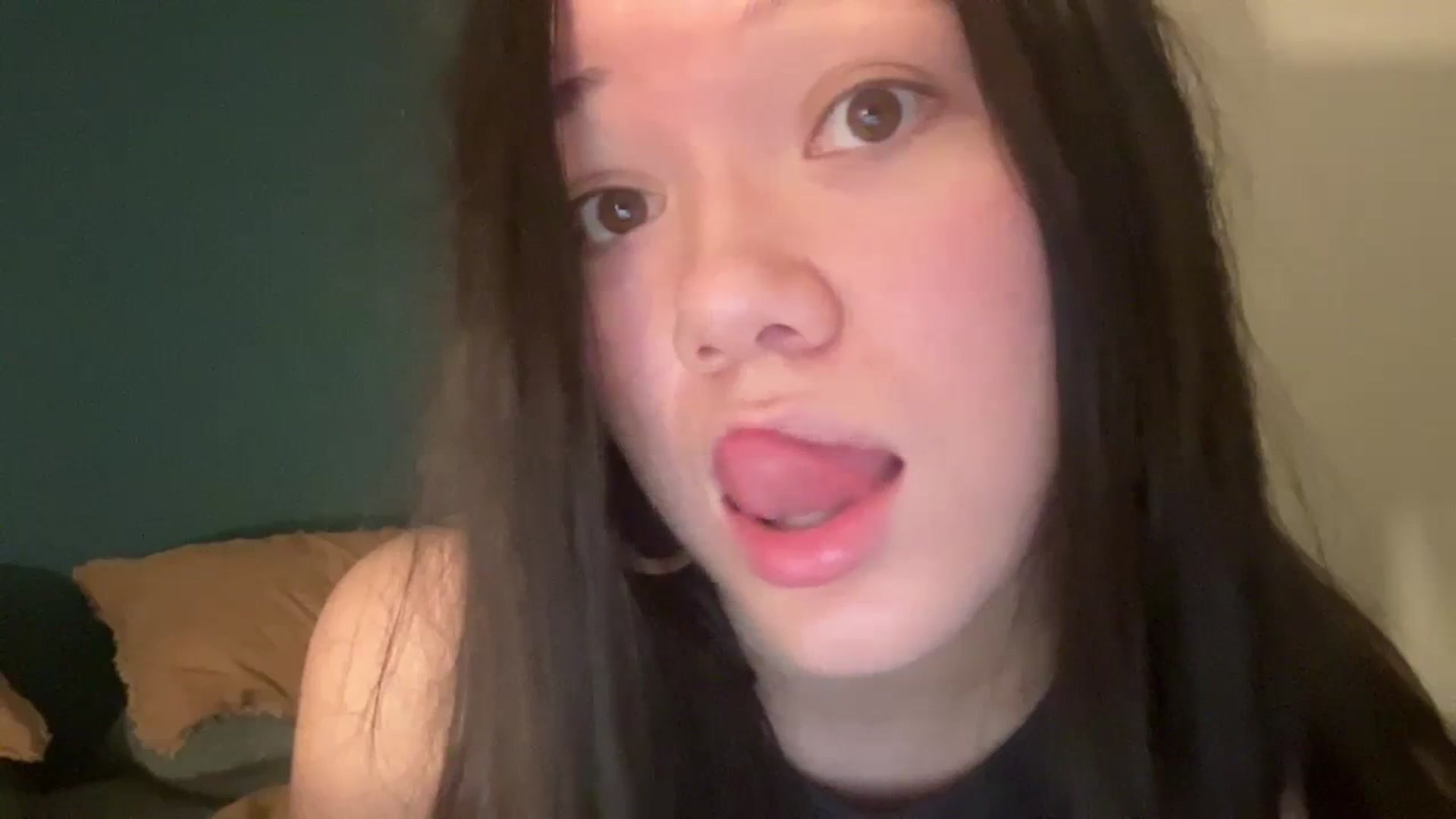 Gallery image thumbnail from imava's myfreecams stream on, 03/17/2024, 21:37 image 18 of 20