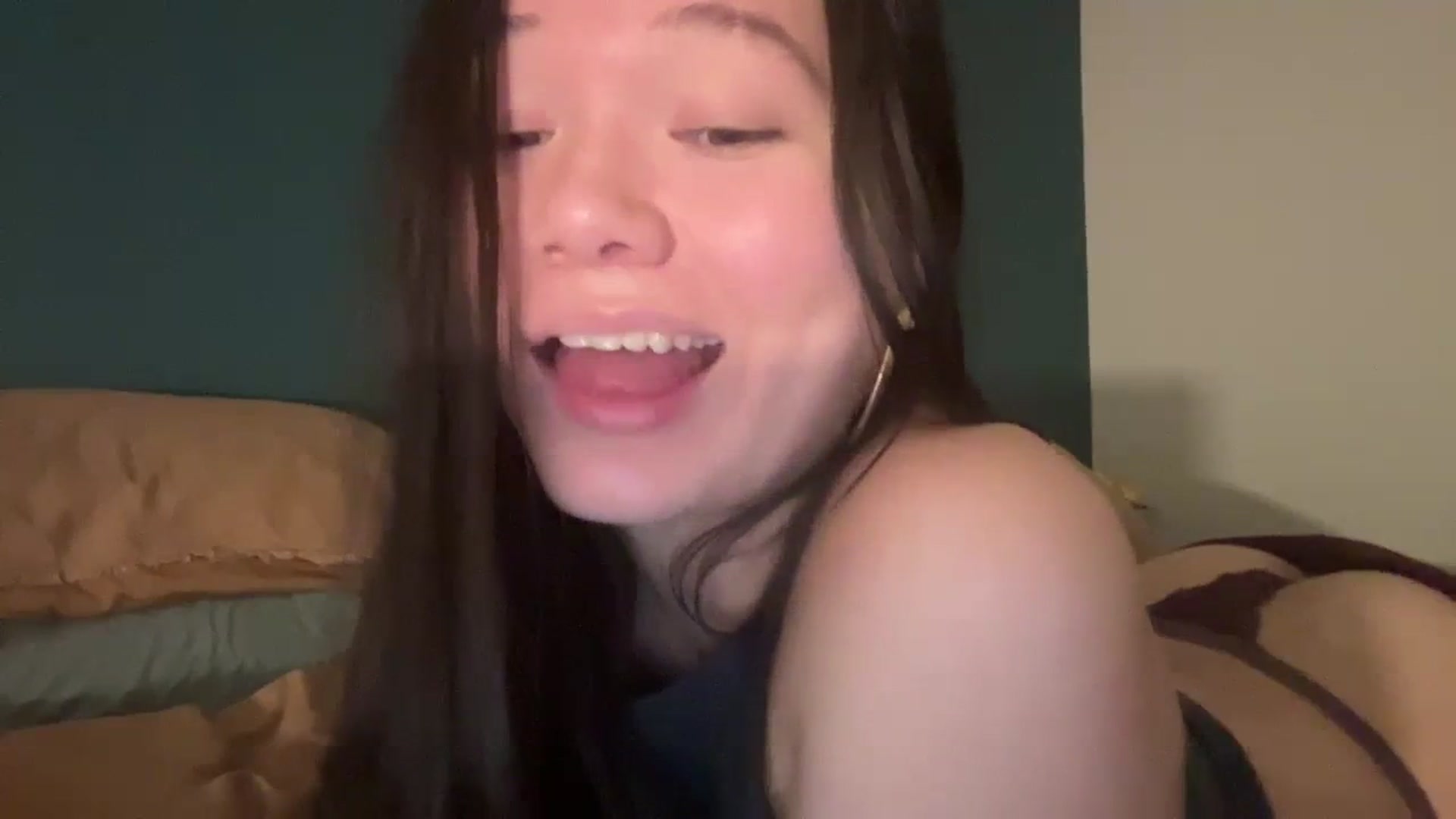 Gallery image thumbnail from imava's myfreecams stream on, 03/17/2024, 21:37 image 9 of 20