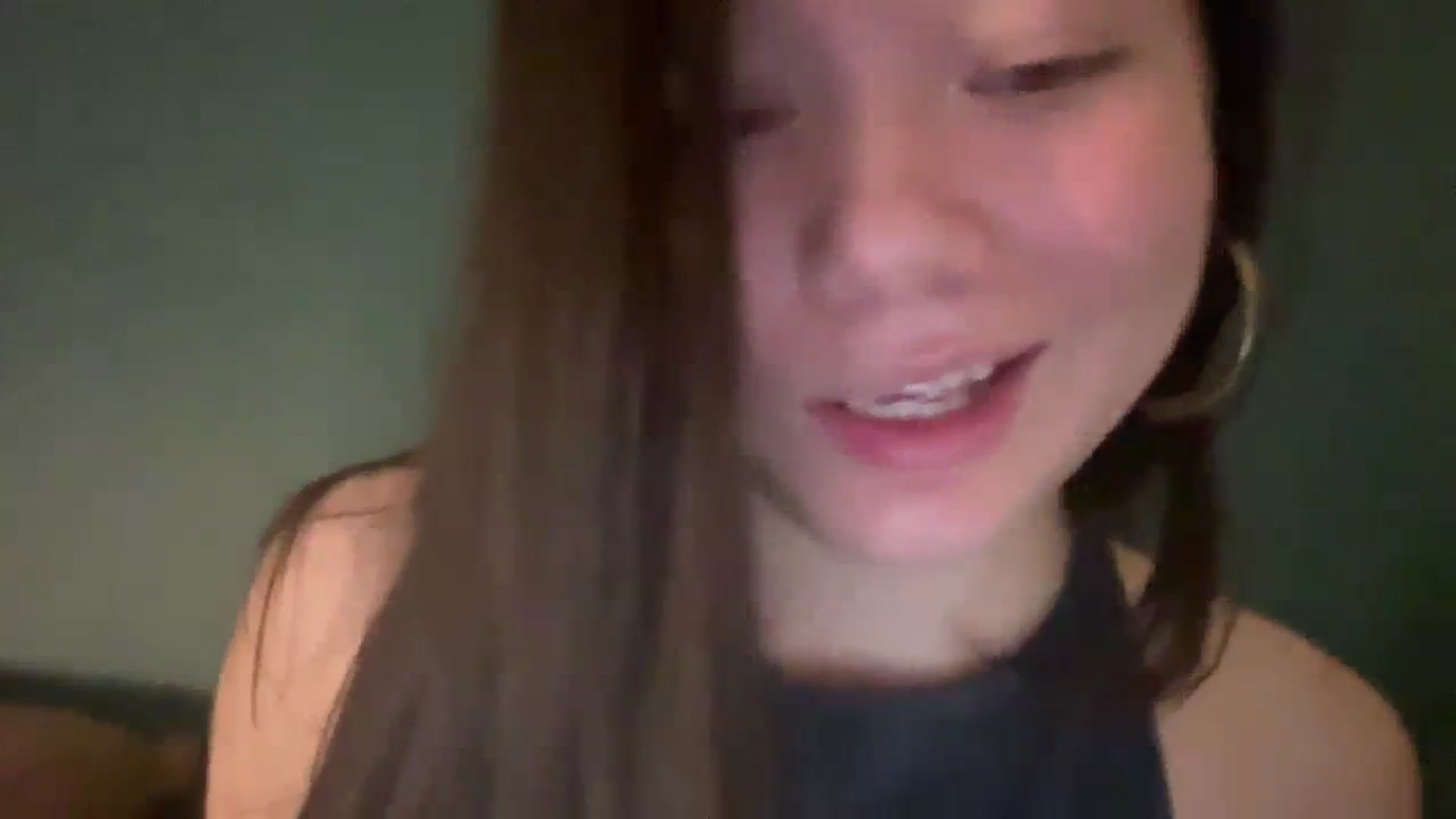 Gallery image thumbnail from imava's myfreecams stream on, 03/17/2024, 21:37 image 8 of 20