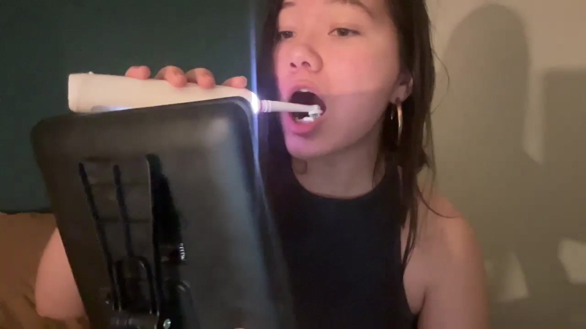 Gallery image thumbnail from imava's myfreecams stream on, 03/18/2024, 05:41 image 4 of 20