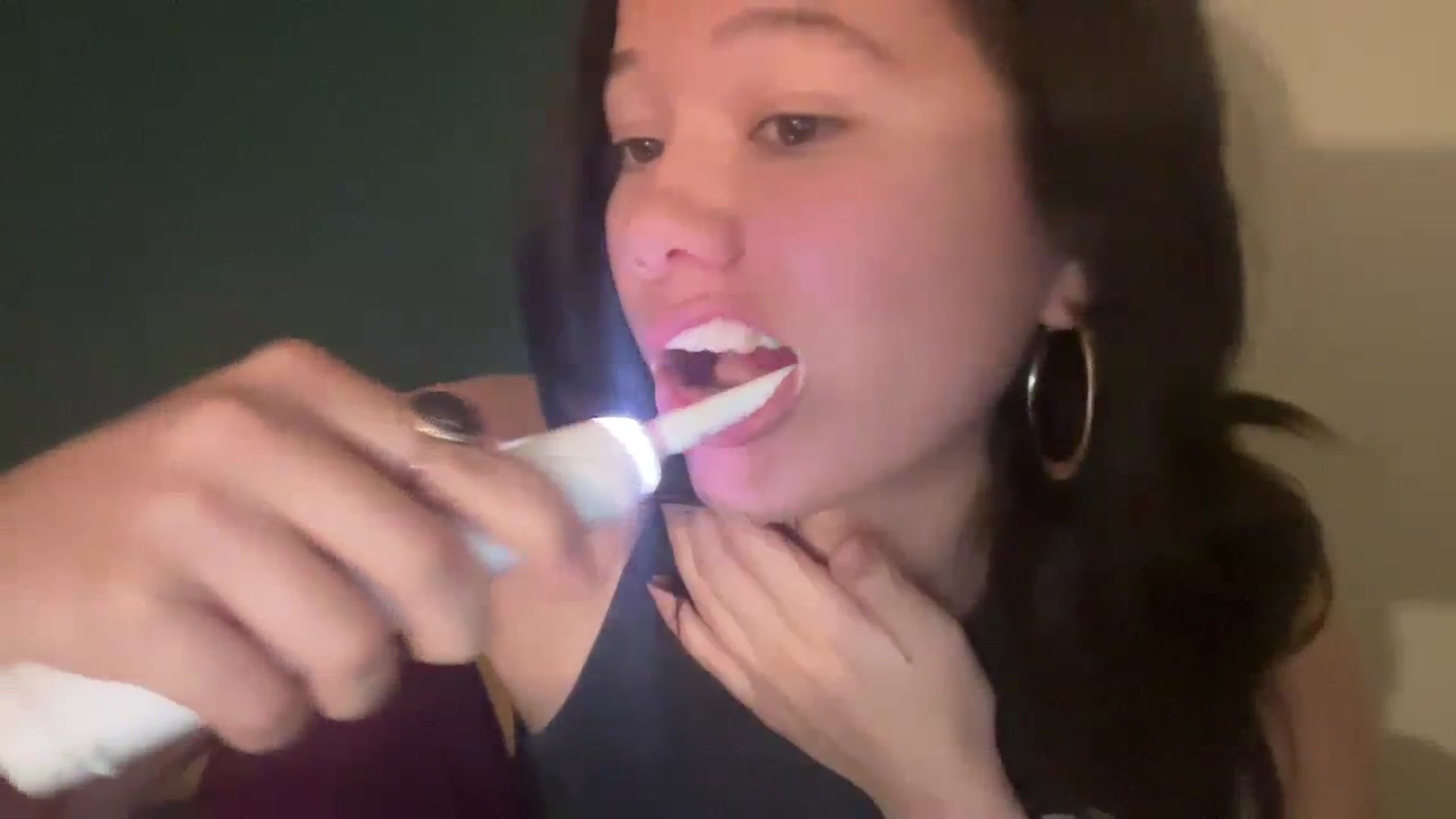 Gallery image thumbnail from imava's myfreecams stream on, 03/18/2024, 05:41 image 7 of 20