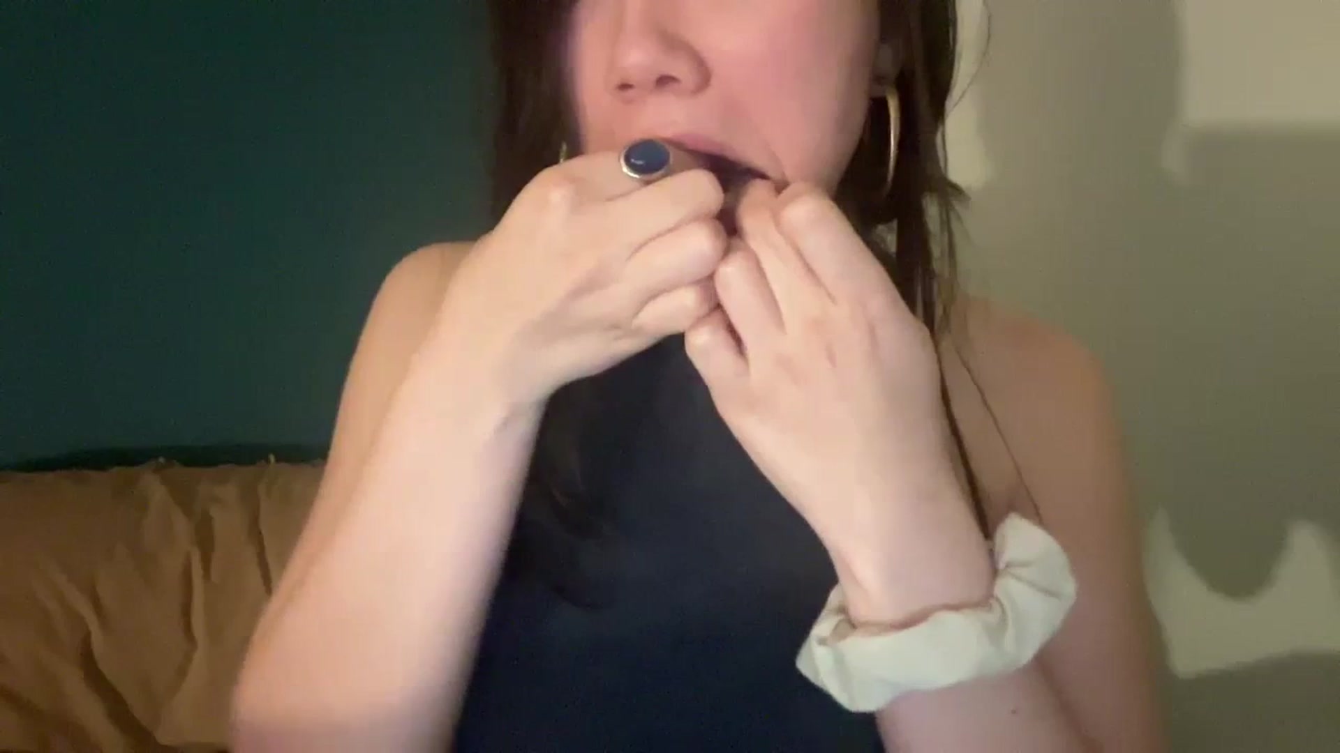 Gallery image thumbnail from imava's myfreecams stream on, 03/18/2024, 05:41 image 12 of 20