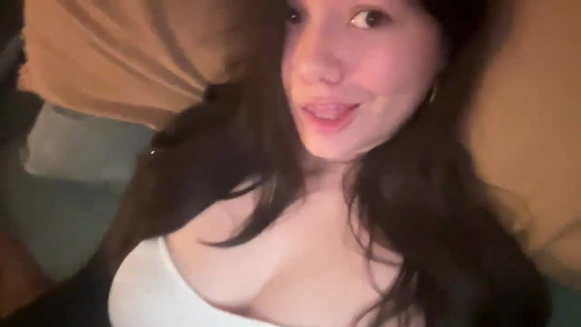 Gallery image thumbnail from imava's myfreecams stream on, 03/21/2024, 06:04 image 9 of 20