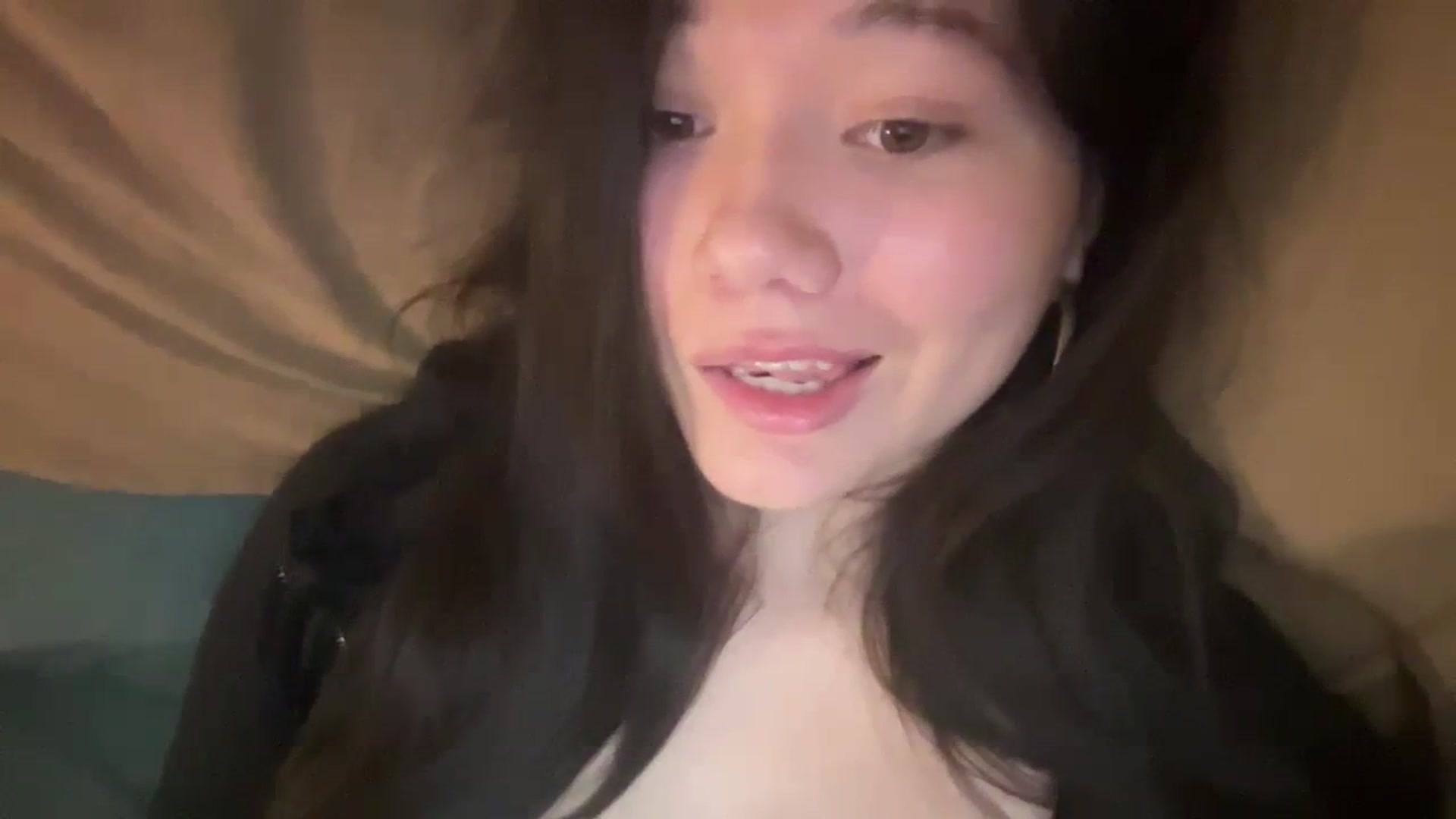 Gallery image thumbnail from imava's myfreecams stream on, 03/21/2024, 06:04 image 4 of 20