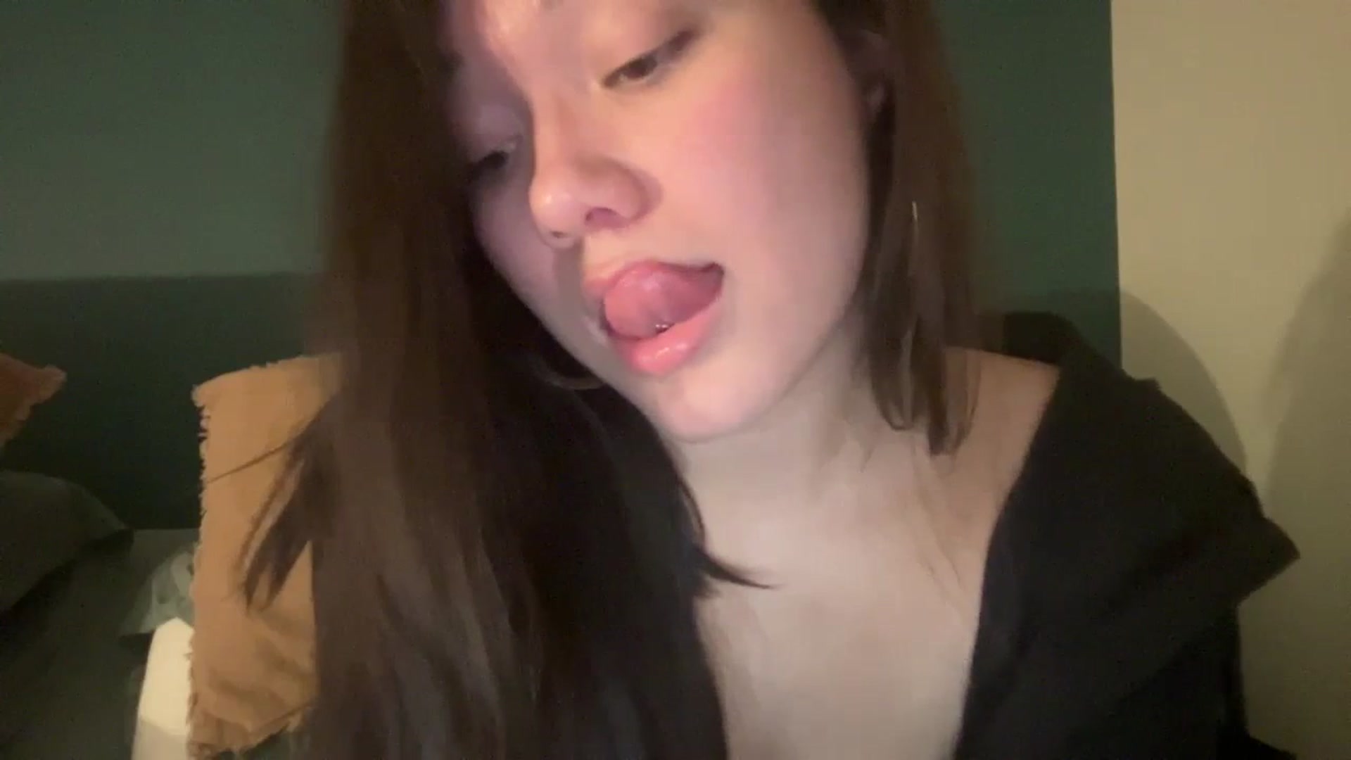 Gallery image thumbnail from imava's myfreecams stream on, 03/21/2024, 07:56 image 17 of 20