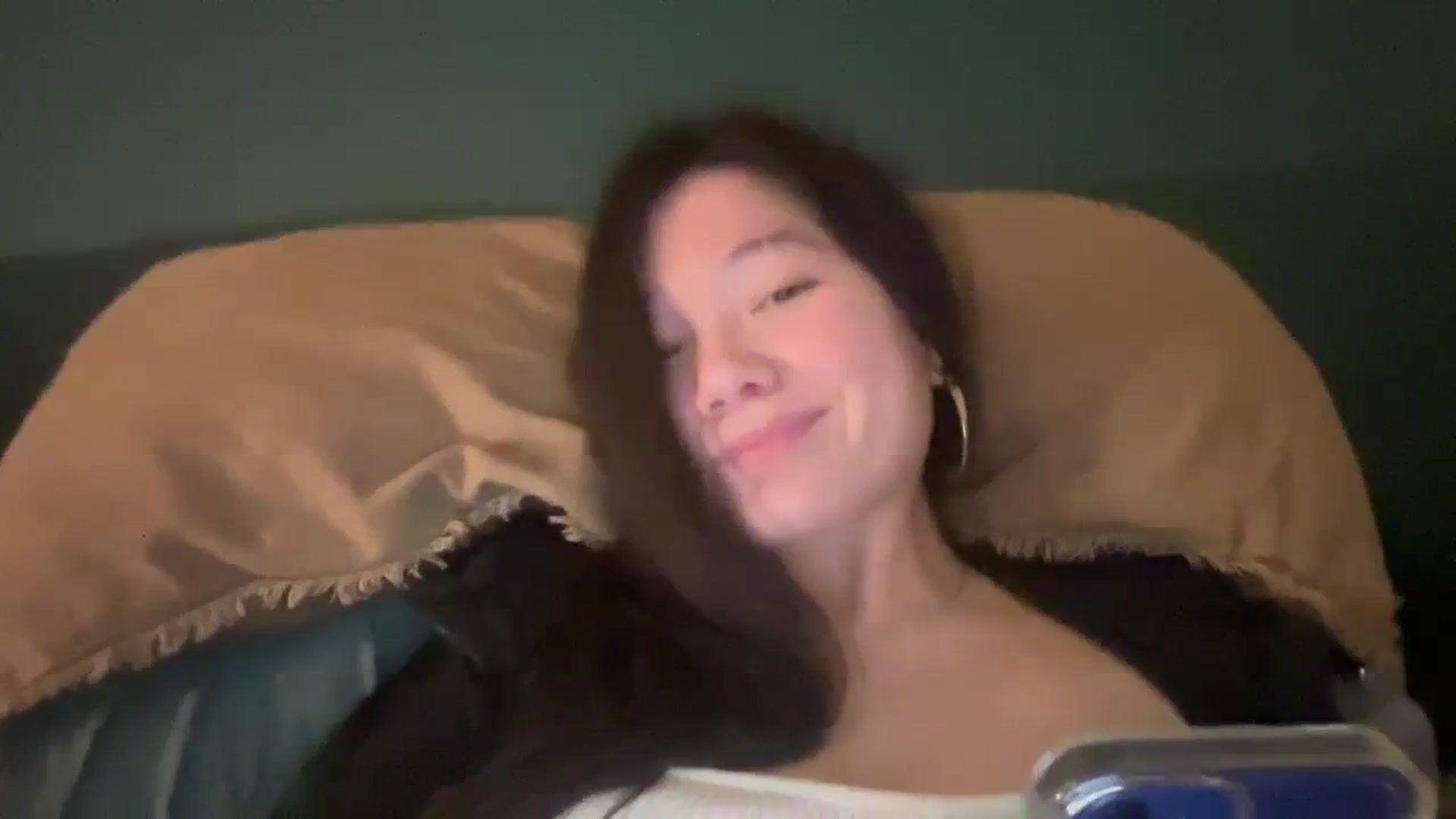 Gallery image thumbnail from imava's myfreecams stream on, 03/21/2024, 07:56 image 16 of 20