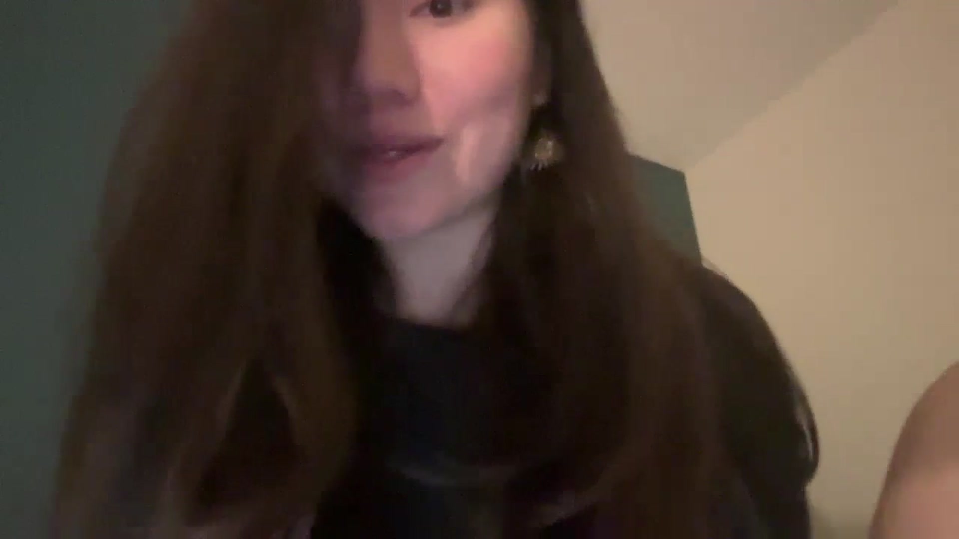 Gallery image thumbnail from imava's myfreecams stream on, 03/23/2024, 07:55 image 18 of 20