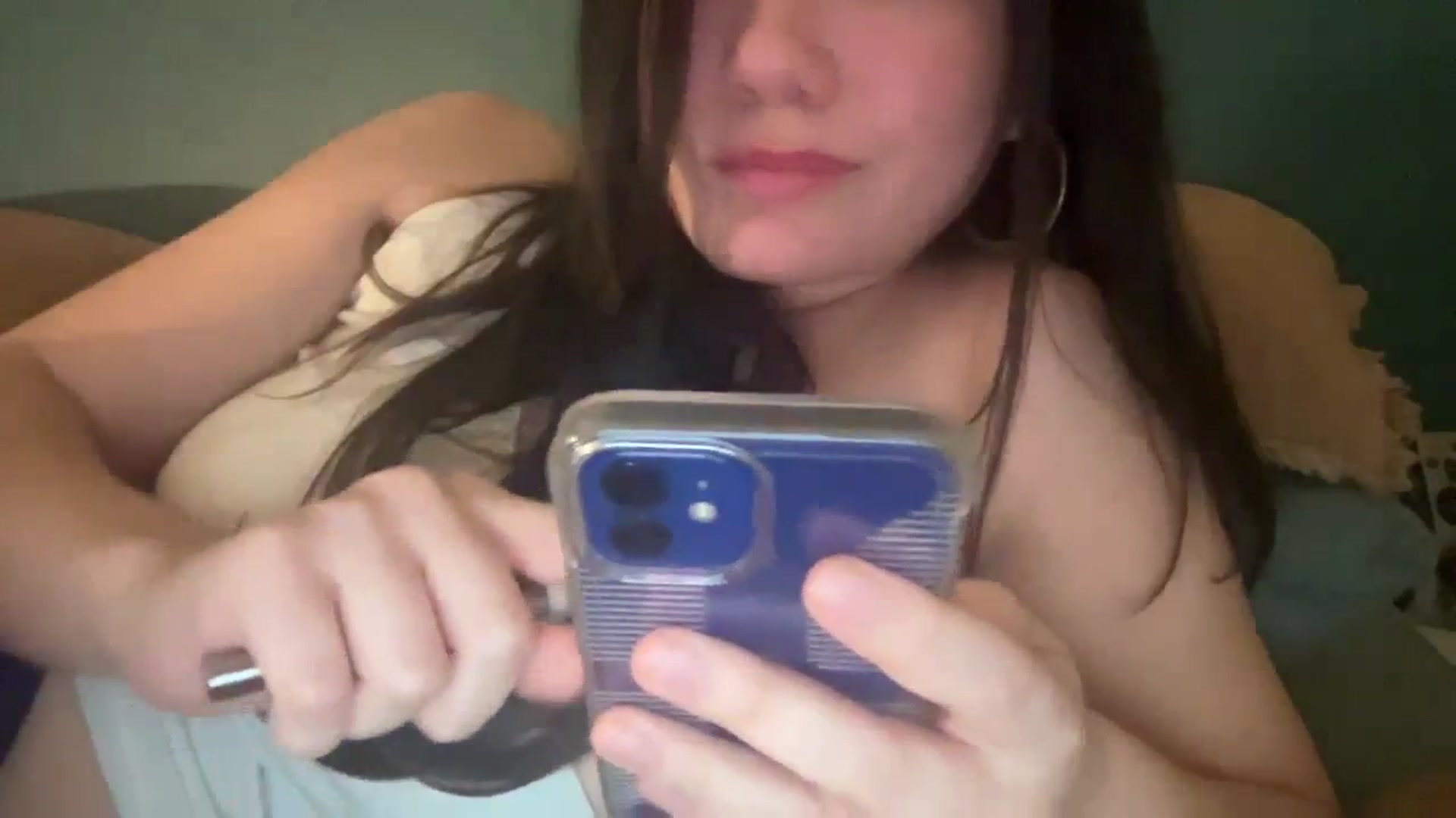 Gallery image thumbnail from imava's myfreecams stream on, 03/25/2024, 05:35 image 16 of 20