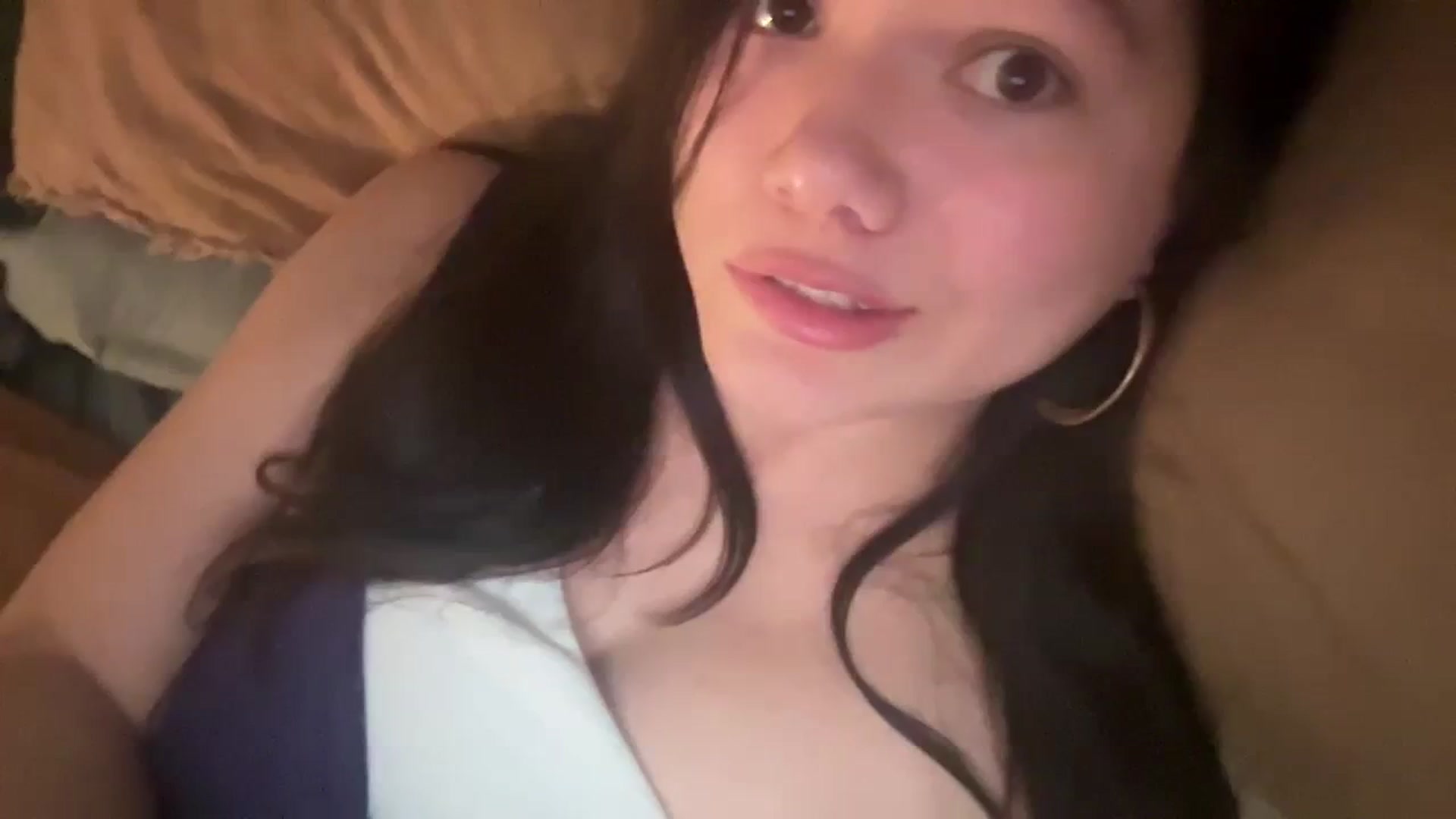 Gallery image thumbnail from imava's myfreecams stream on, 03/25/2024, 05:35 image 1 of 20