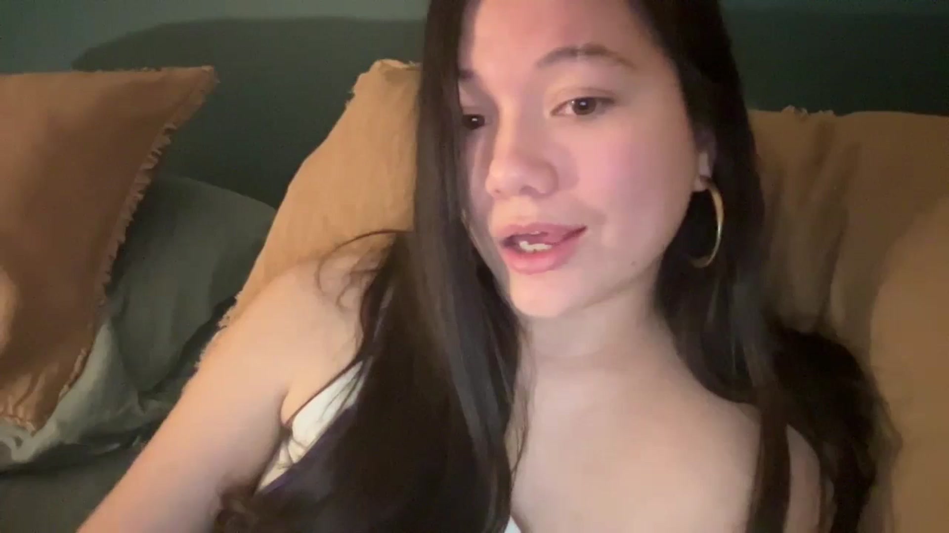 Gallery image thumbnail from imava's myfreecams stream on, 03/25/2024, 06:51 image 15 of 20