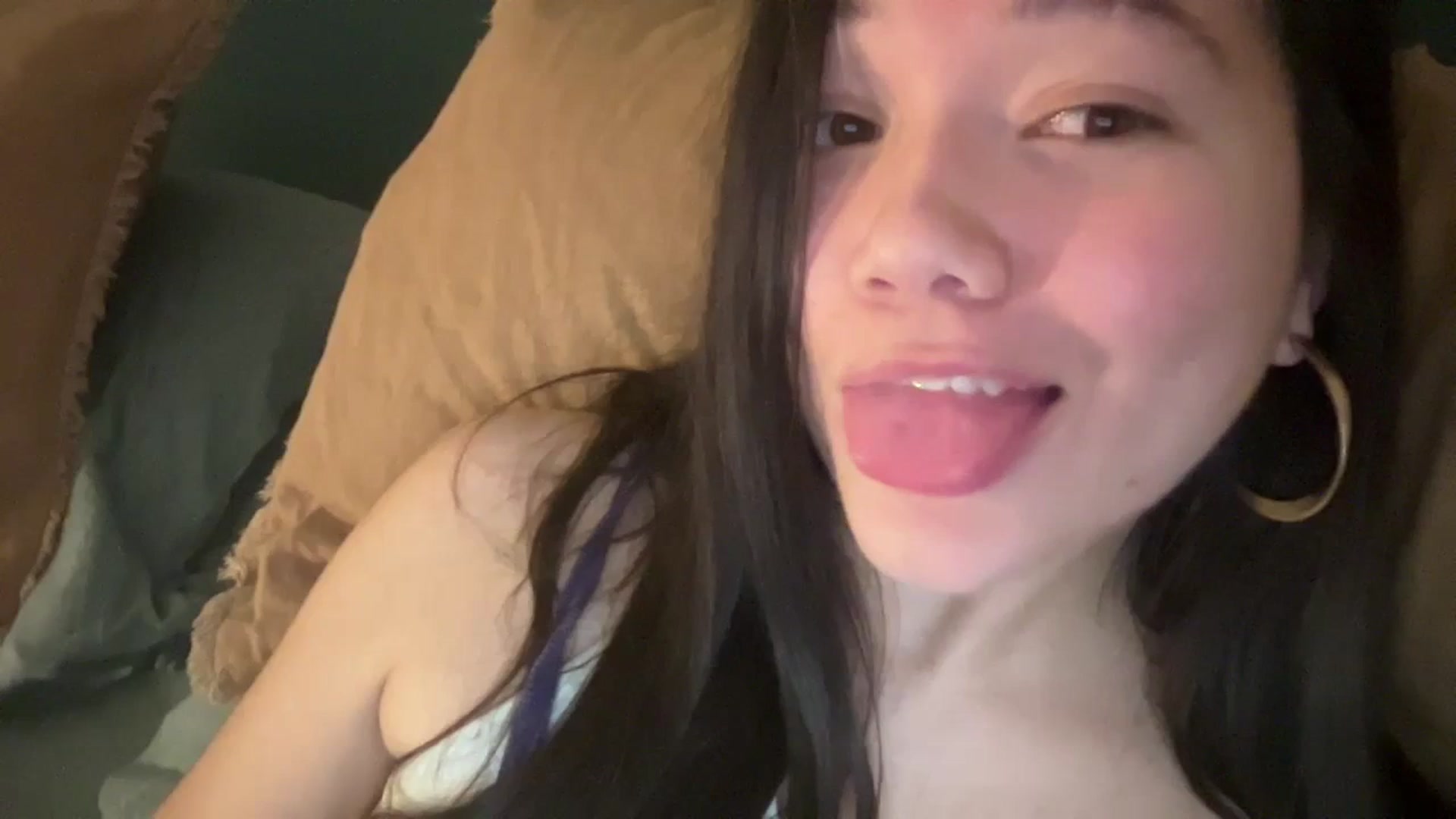 Gallery image thumbnail from imava's myfreecams stream on, 03/25/2024, 06:51 image 20 of 20