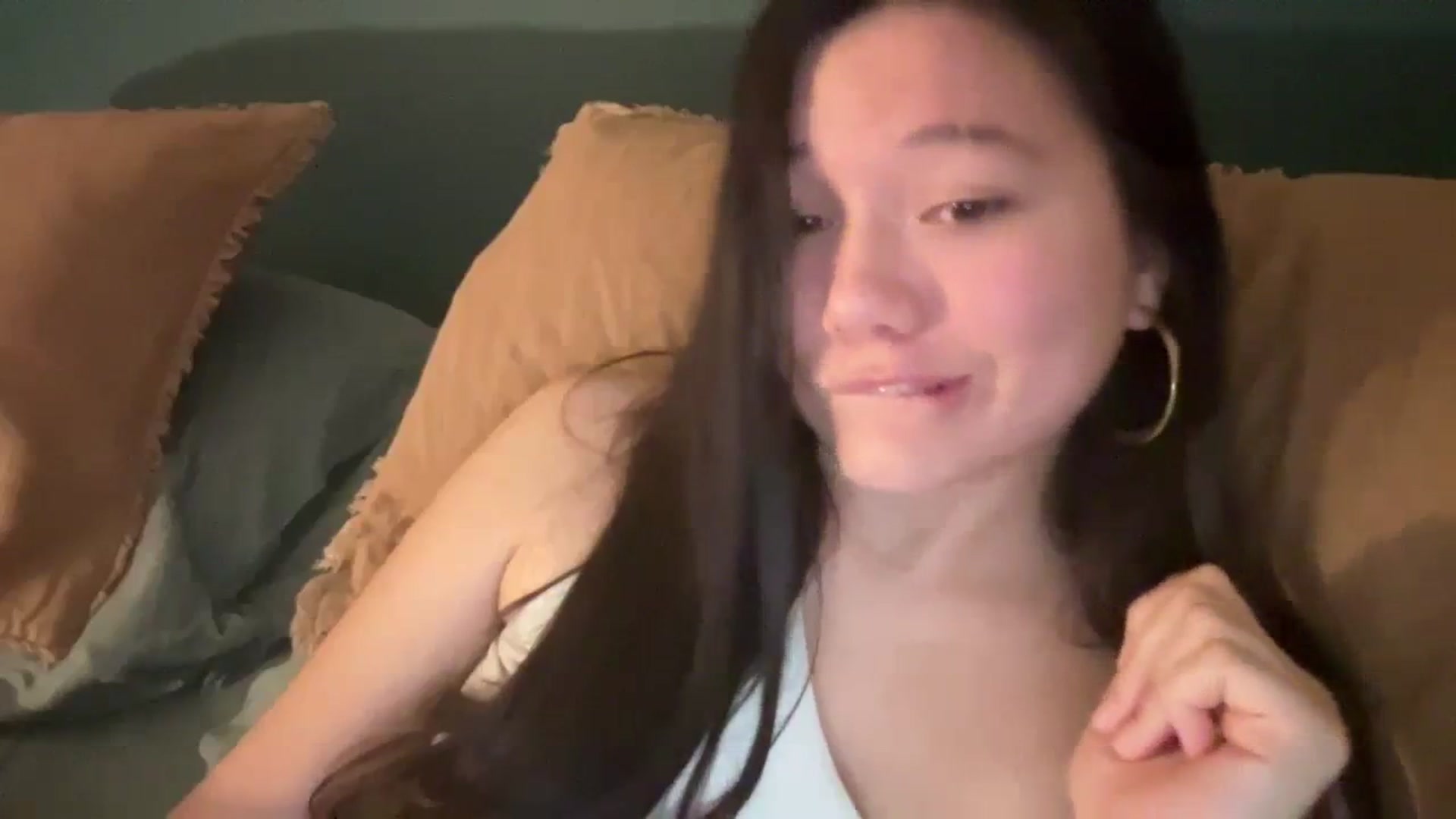 Gallery image thumbnail from imava's myfreecams stream on, 03/25/2024, 06:51 image 13 of 20