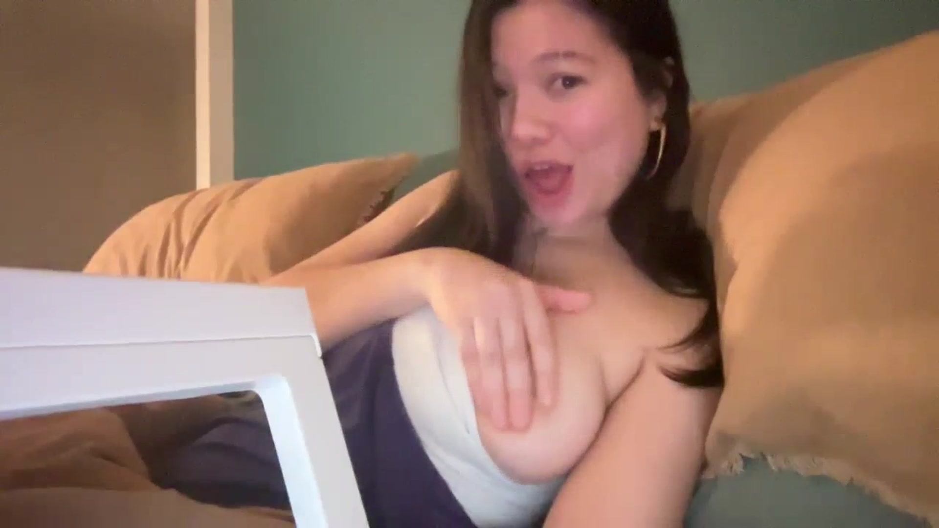 Gallery image thumbnail from imava's myfreecams stream on, 03/25/2024, 06:51 image 4 of 20