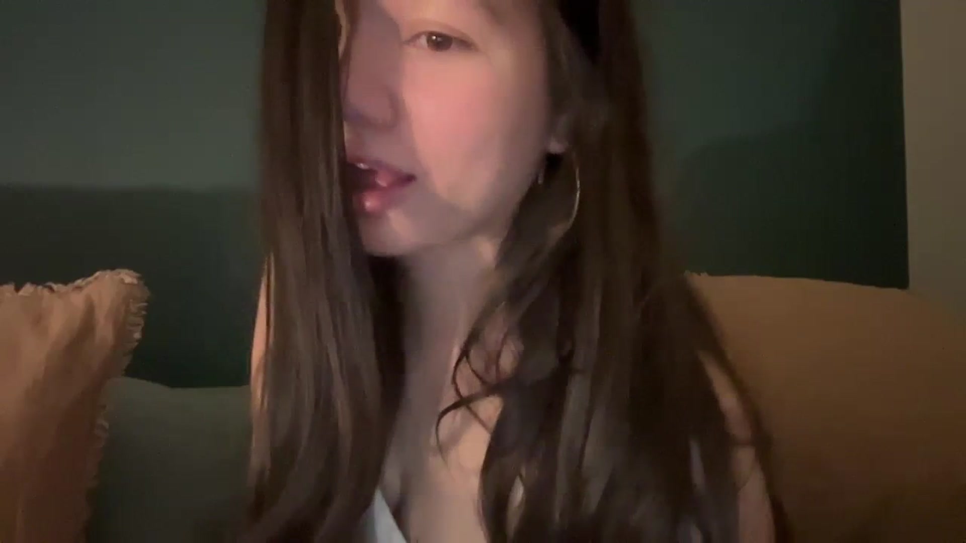Gallery image thumbnail from imava's myfreecams stream on, 03/25/2024, 07:17 image 19 of 20