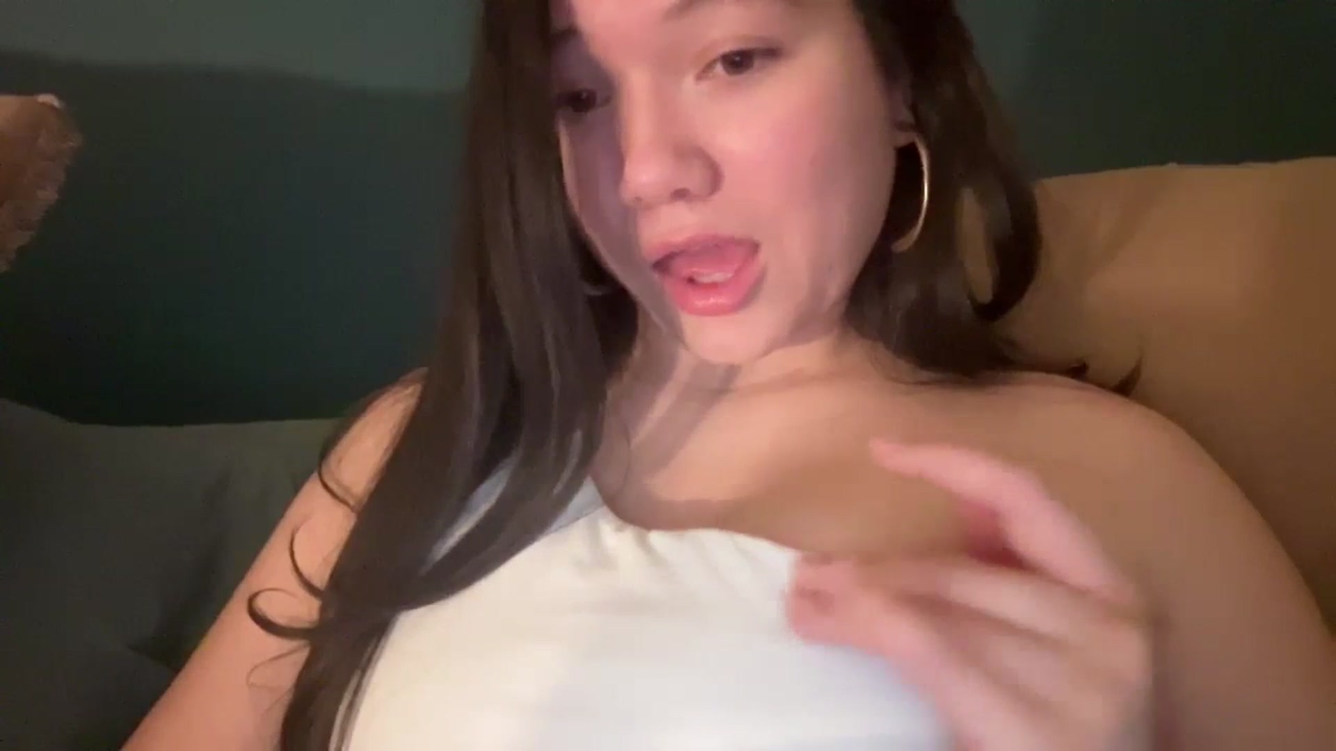 Gallery image thumbnail from imava's myfreecams stream on, 03/25/2024, 07:17 image 16 of 20