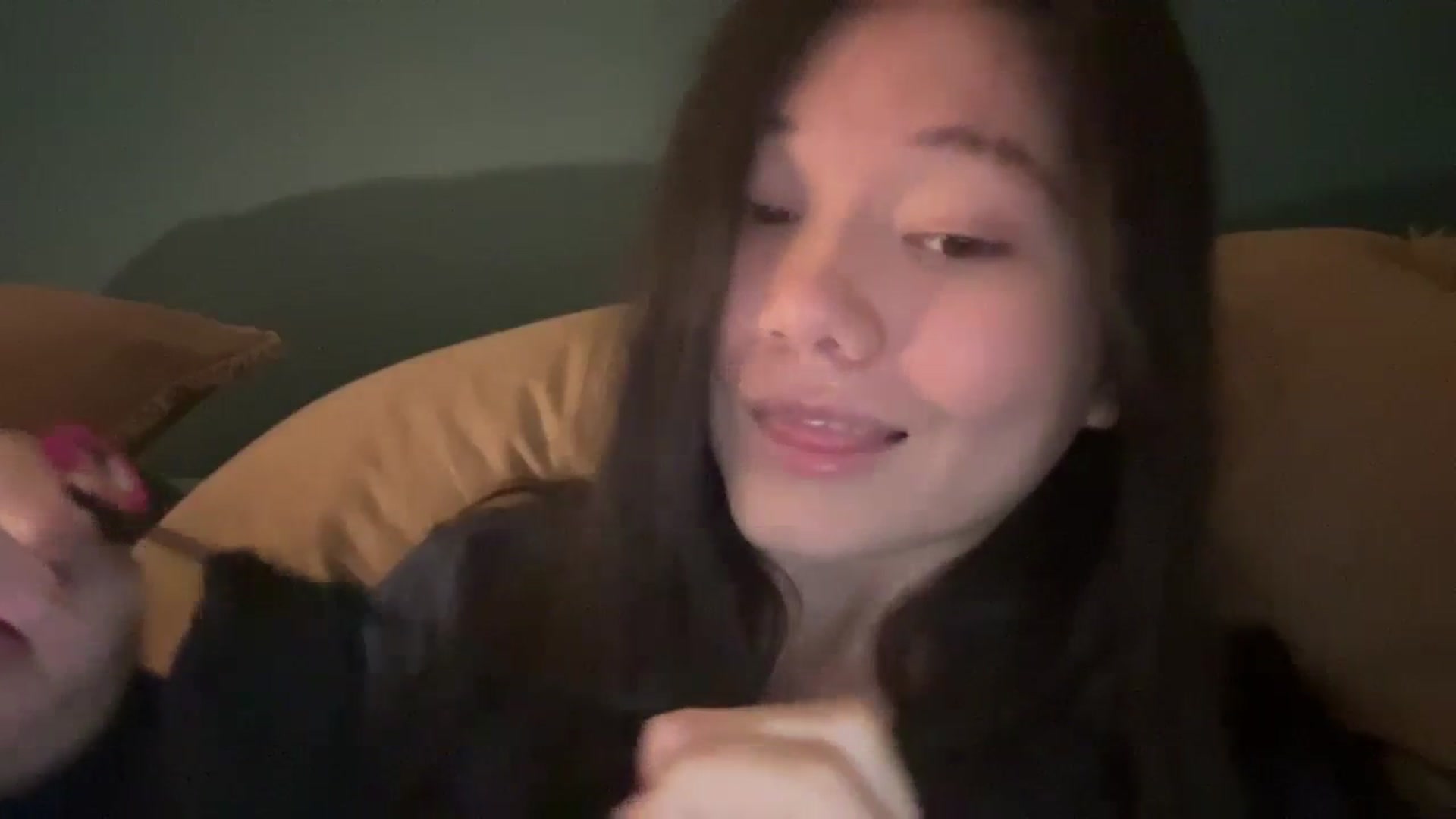 Gallery image thumbnail from imava's myfreecams stream on, 03/27/2024, 04:36 image 7 of 20