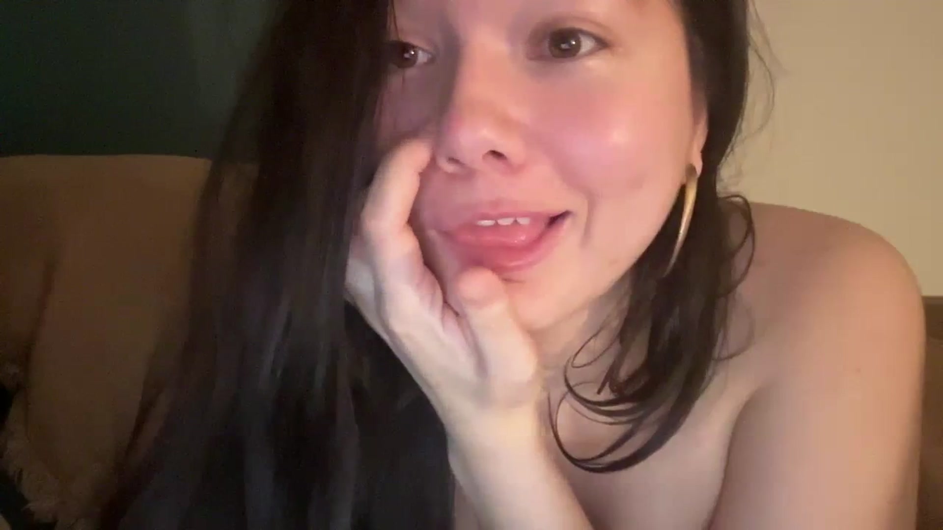 Gallery image thumbnail from imava's myfreecams stream on, 03/28/2024, 09:16 image 20 of 20
