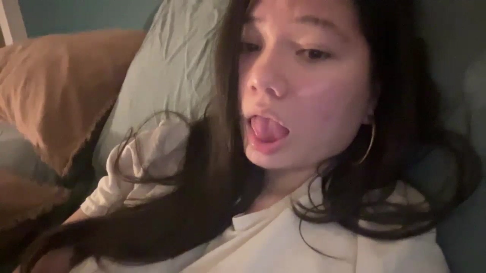 Gallery image thumbnail from imava's myfreecams stream on, 03/29/2024, 09:25 image 9 of 20