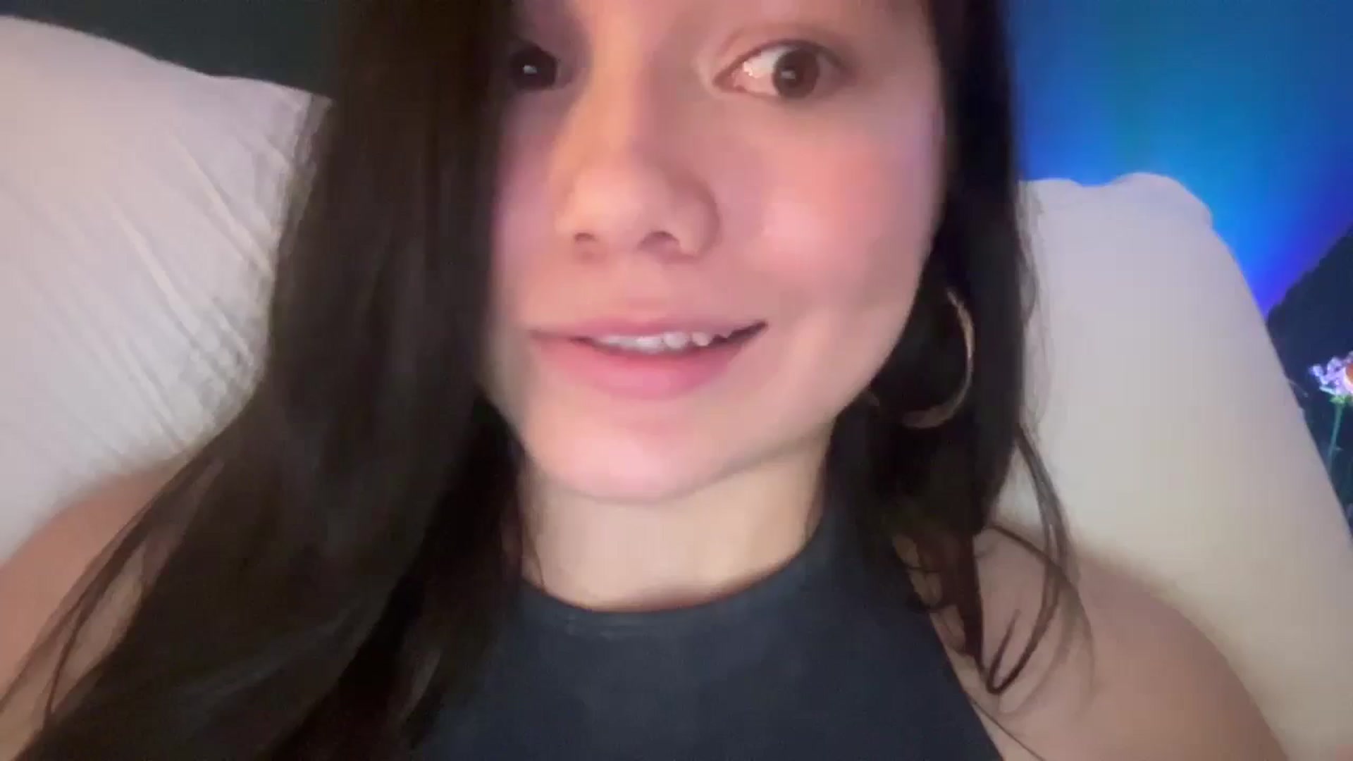 Gallery image thumbnail from imava's myfreecams stream on, 03/30/2024, 08:10 image 2 of 20