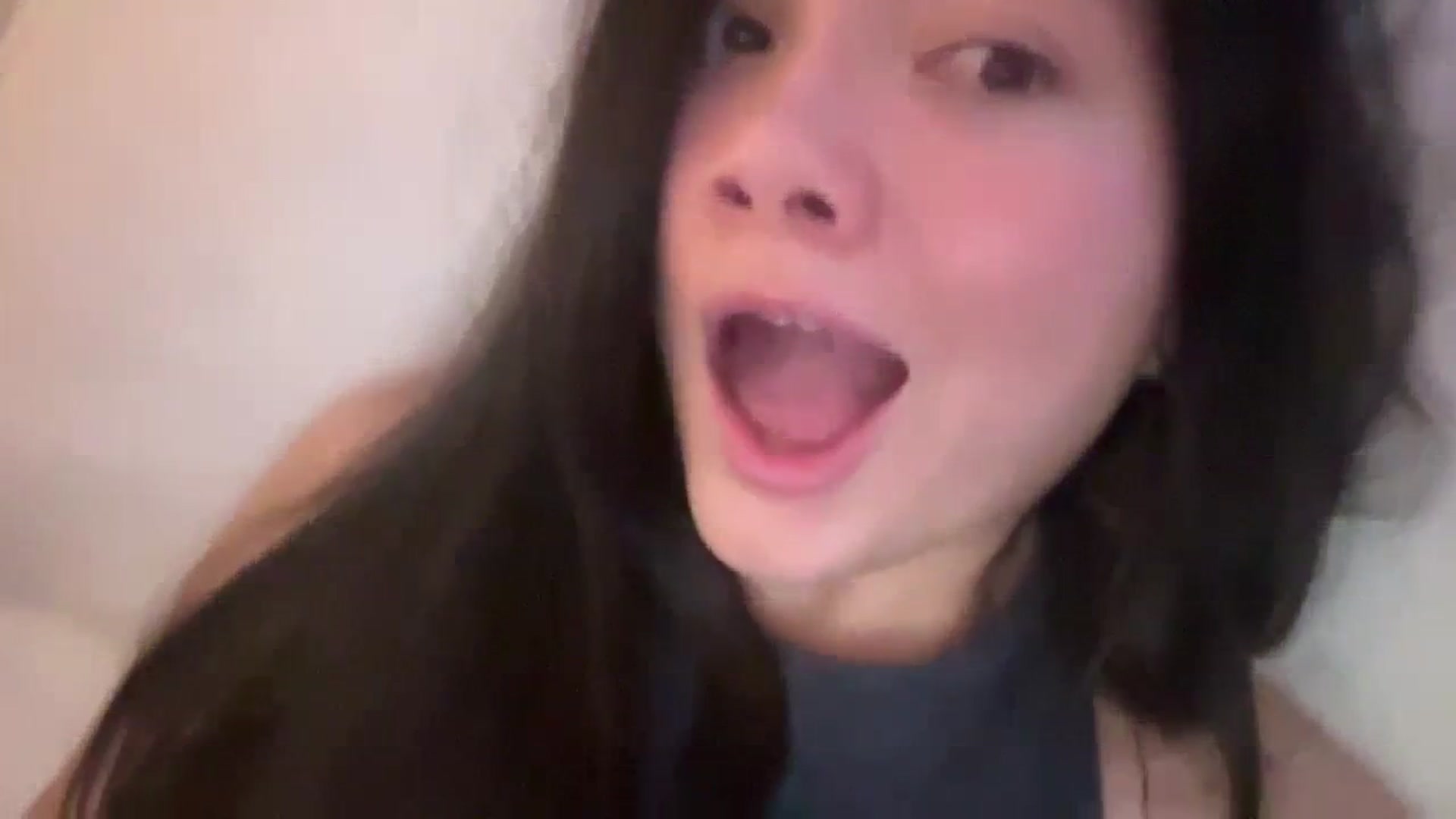 Gallery image thumbnail from imava's myfreecams stream on, 03/30/2024, 08:10 image 19 of 20