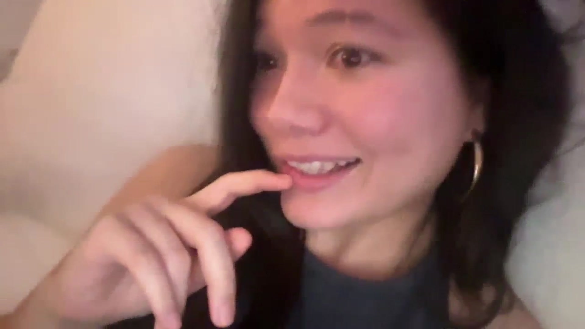 Gallery image thumbnail from imava's myfreecams stream on, 03/30/2024, 08:10 image 14 of 20