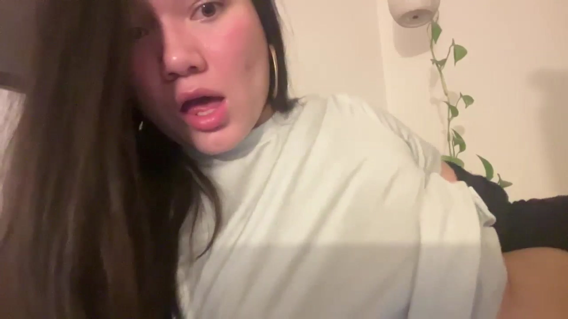 Gallery image thumbnail from imava's myfreecams stream on, 03/31/2024, 07:45 image 9 of 20