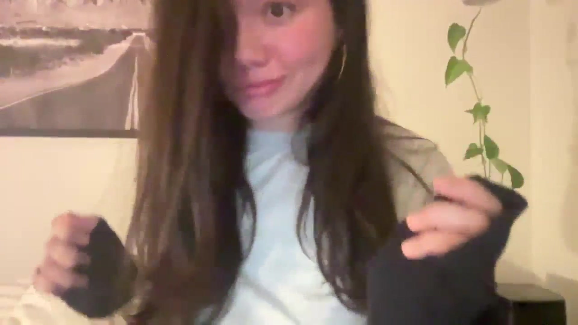 Gallery image thumbnail from imava's myfreecams stream on, 03/31/2024, 07:45 image 8 of 20