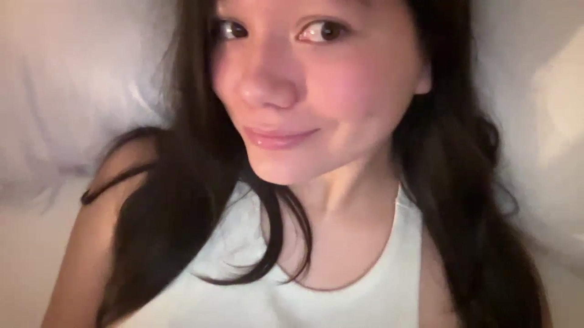 Gallery image thumbnail from imava's myfreecams stream on, 04/01/2024, 09:01 image 5 of 20