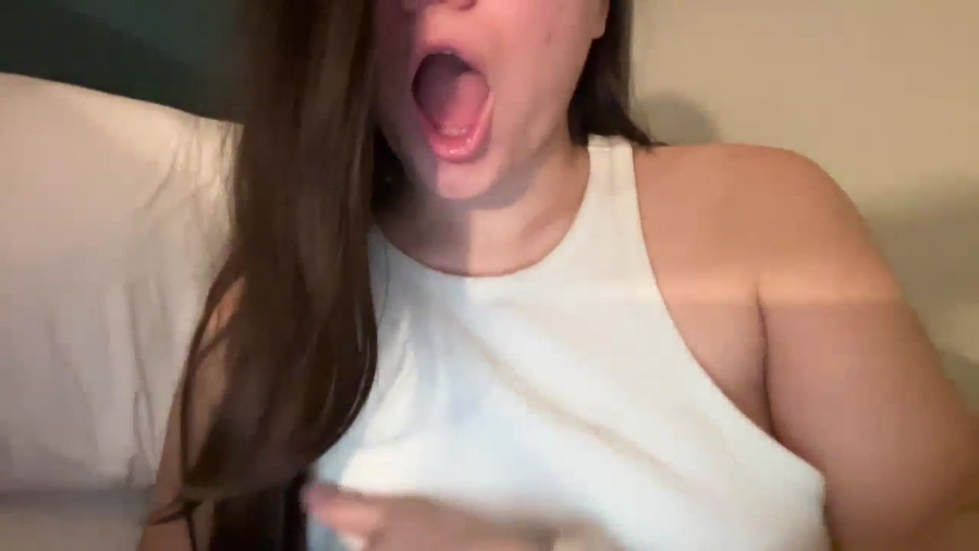 Gallery image thumbnail from imava's myfreecams stream on, 04/01/2024, 09:01 image 2 of 20