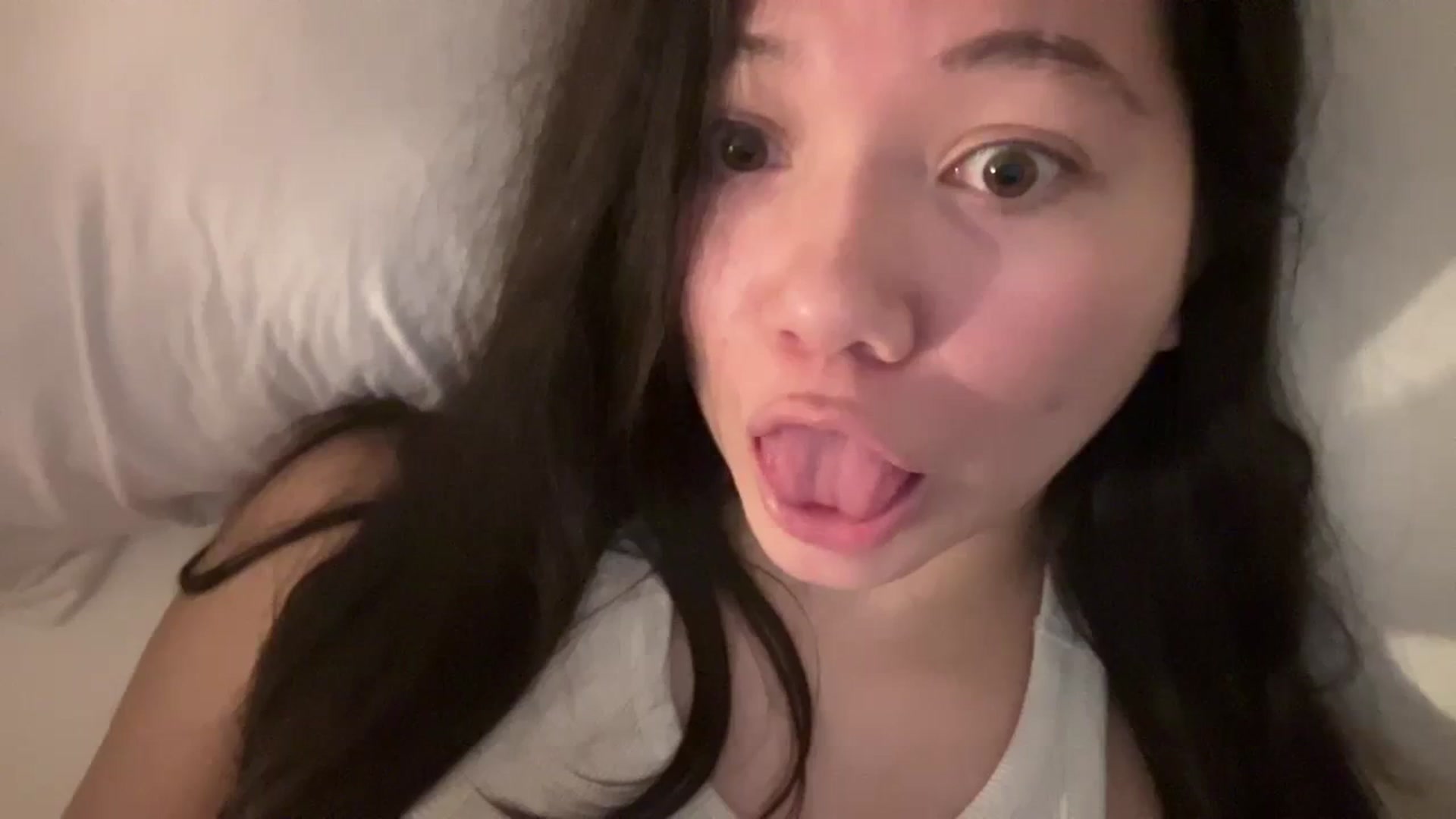 Gallery image thumbnail from imava's myfreecams stream on, 04/01/2024, 09:01 image 6 of 20