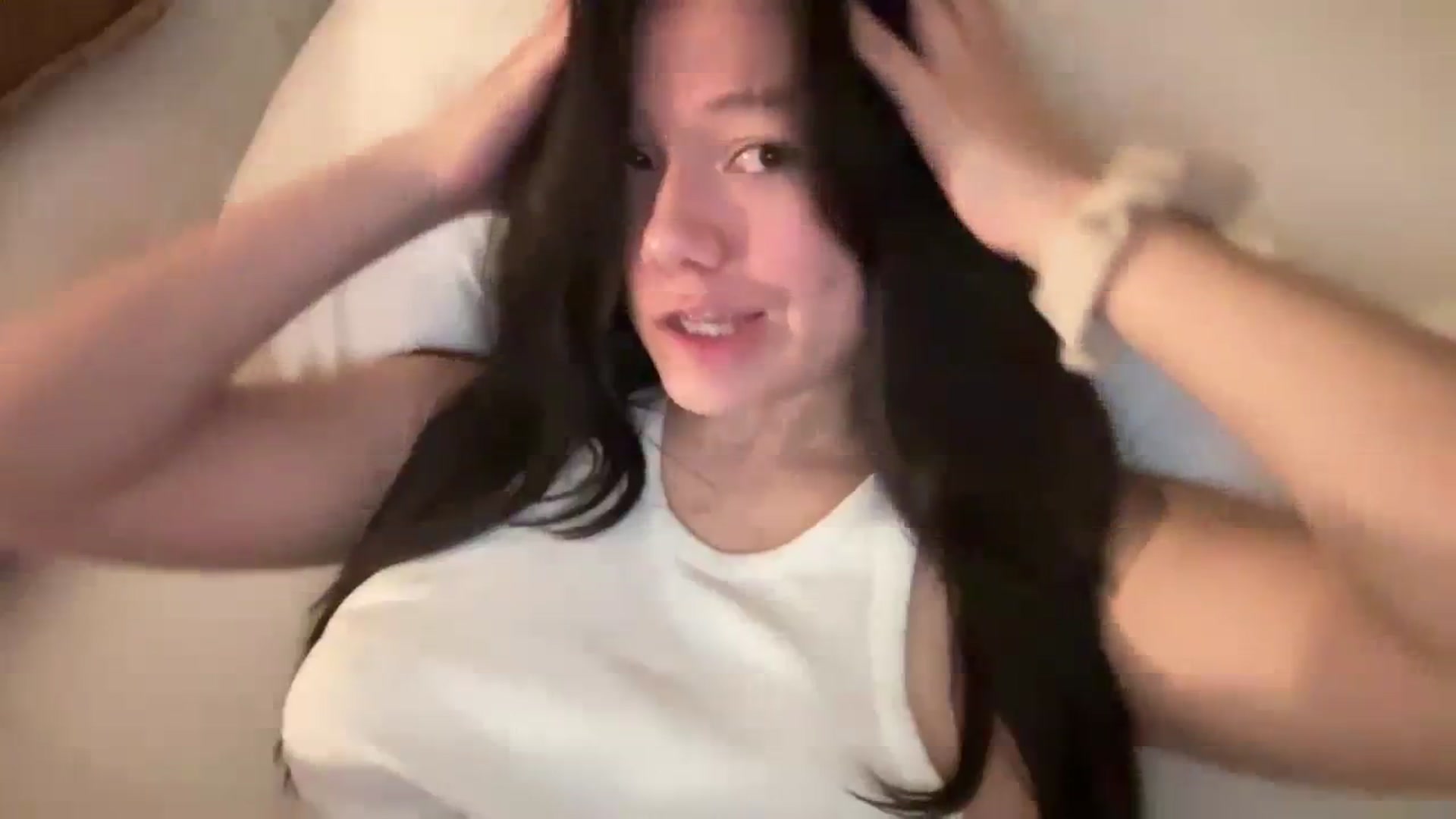 Gallery image thumbnail from imava's myfreecams stream on, 04/01/2024, 09:01 image 4 of 20