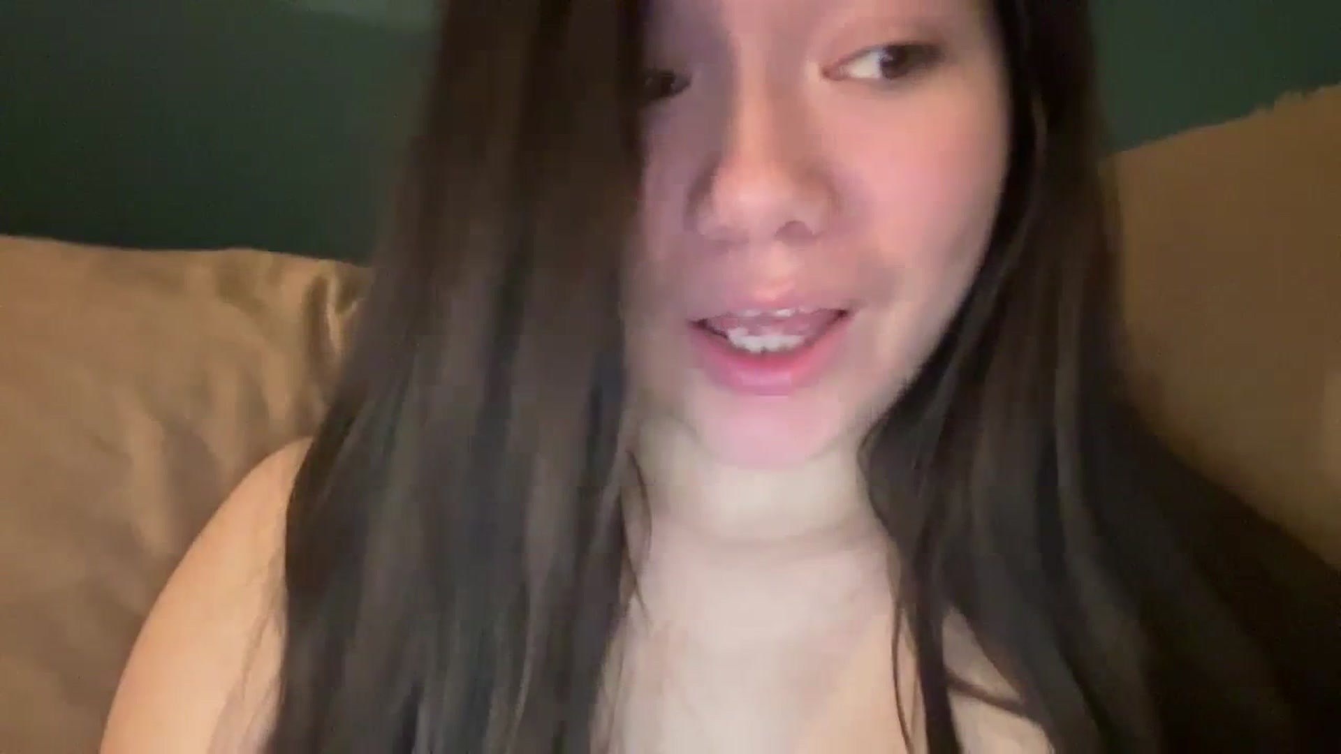 Gallery image thumbnail from imava's myfreecams stream on, 04/02/2024, 23:38 image 12 of 20