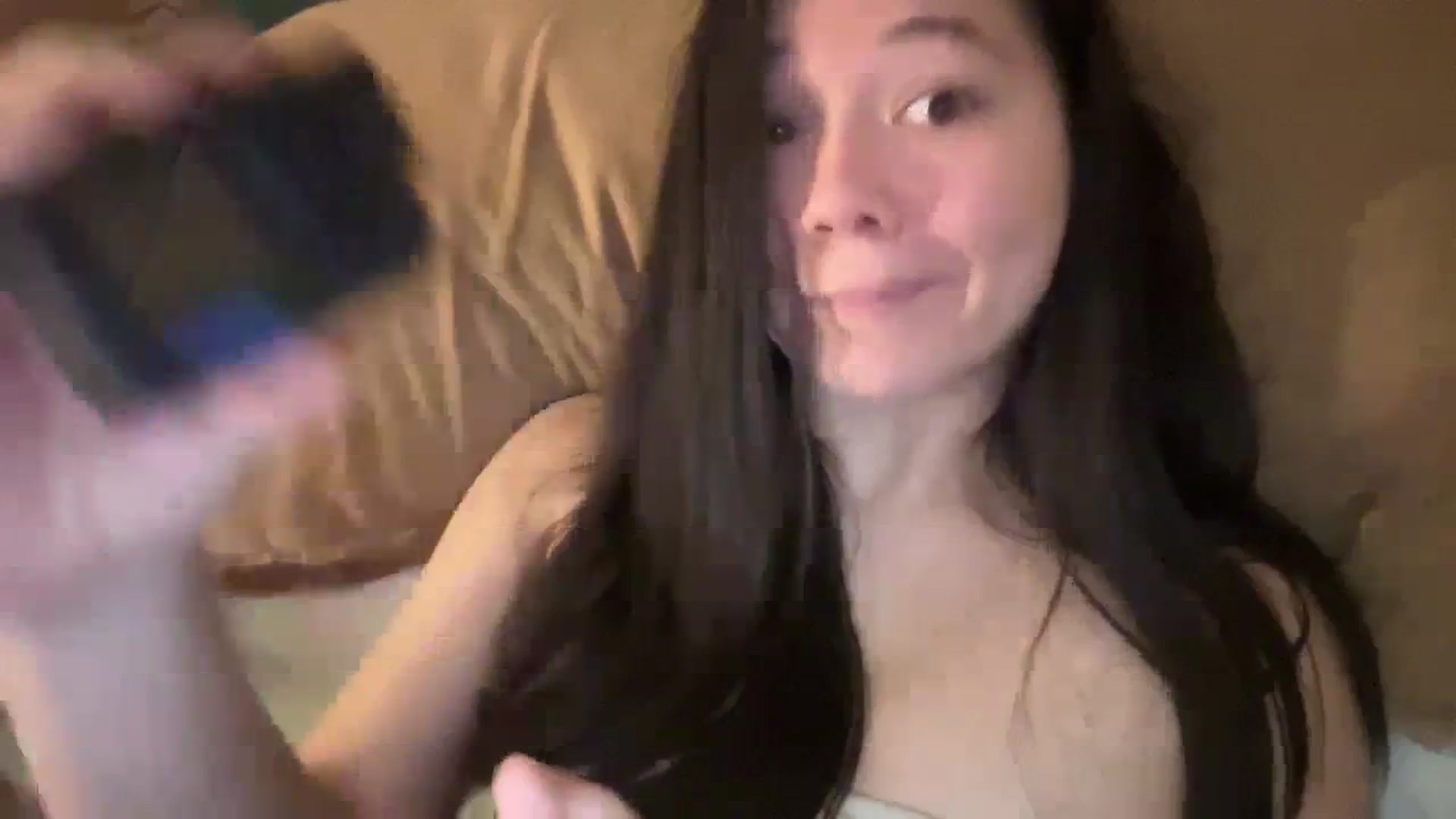 Gallery image thumbnail from imava's myfreecams stream on, 04/02/2024, 23:38 image 7 of 20