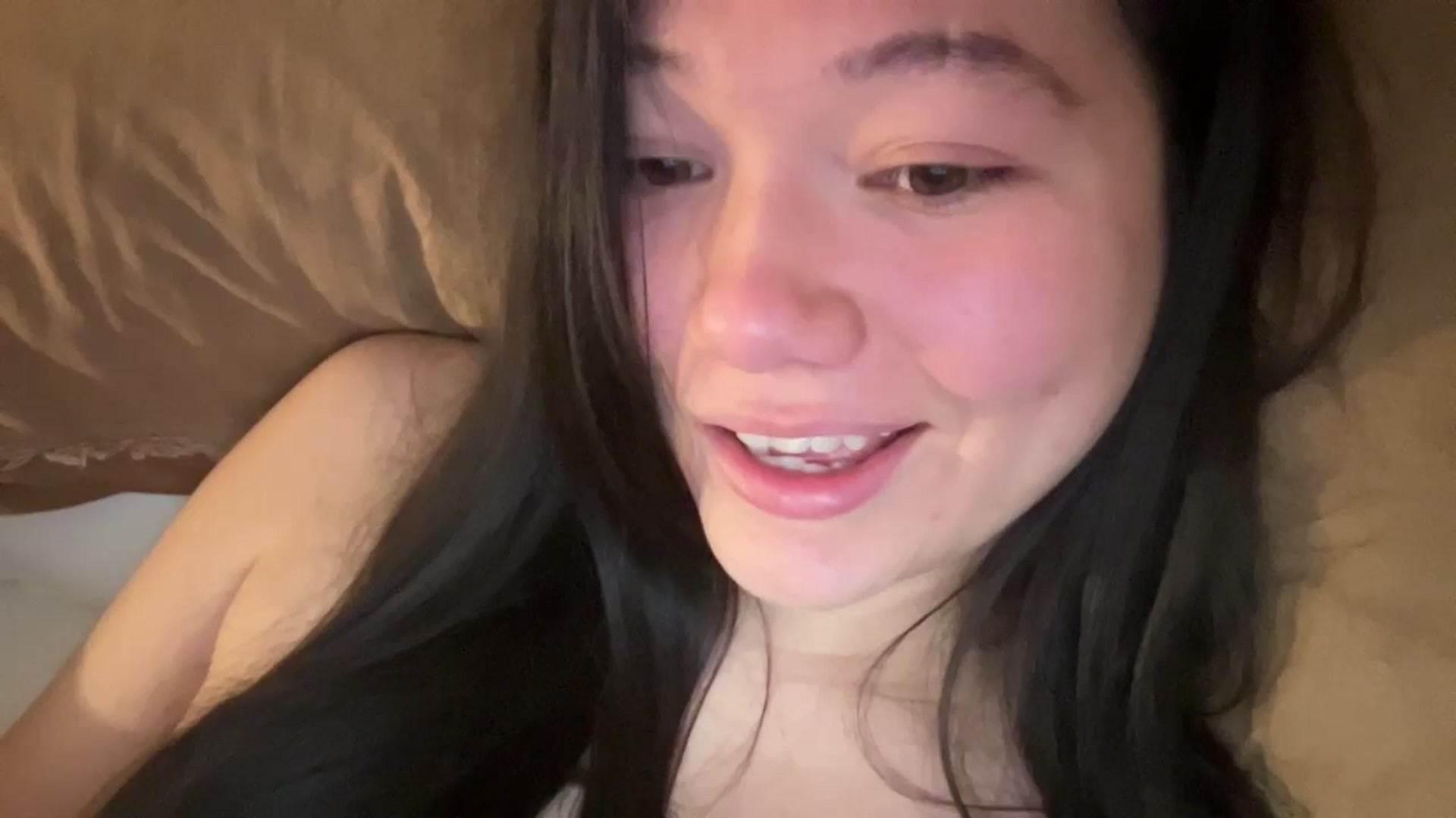 Gallery image thumbnail from imava's myfreecams stream on, 04/02/2024, 23:38 image 10 of 20