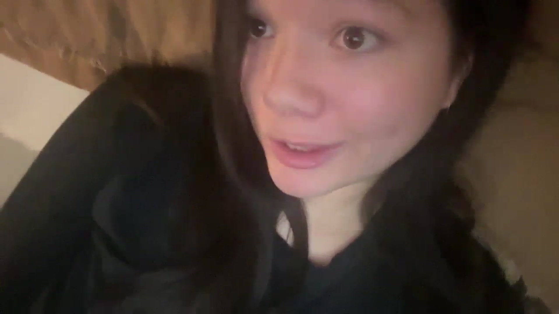 Gallery image thumbnail from imava's myfreecams stream on, 04/03/2024, 09:08 image 15 of 20