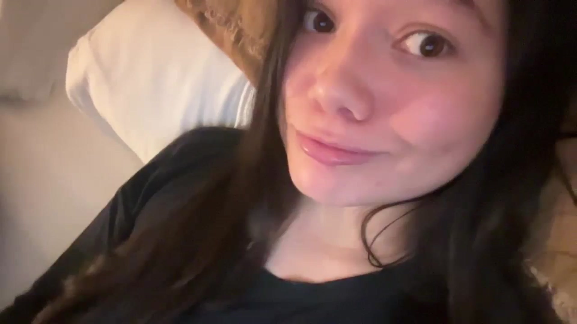 Gallery image thumbnail from imava's myfreecams stream on, 04/03/2024, 09:08 image 8 of 20