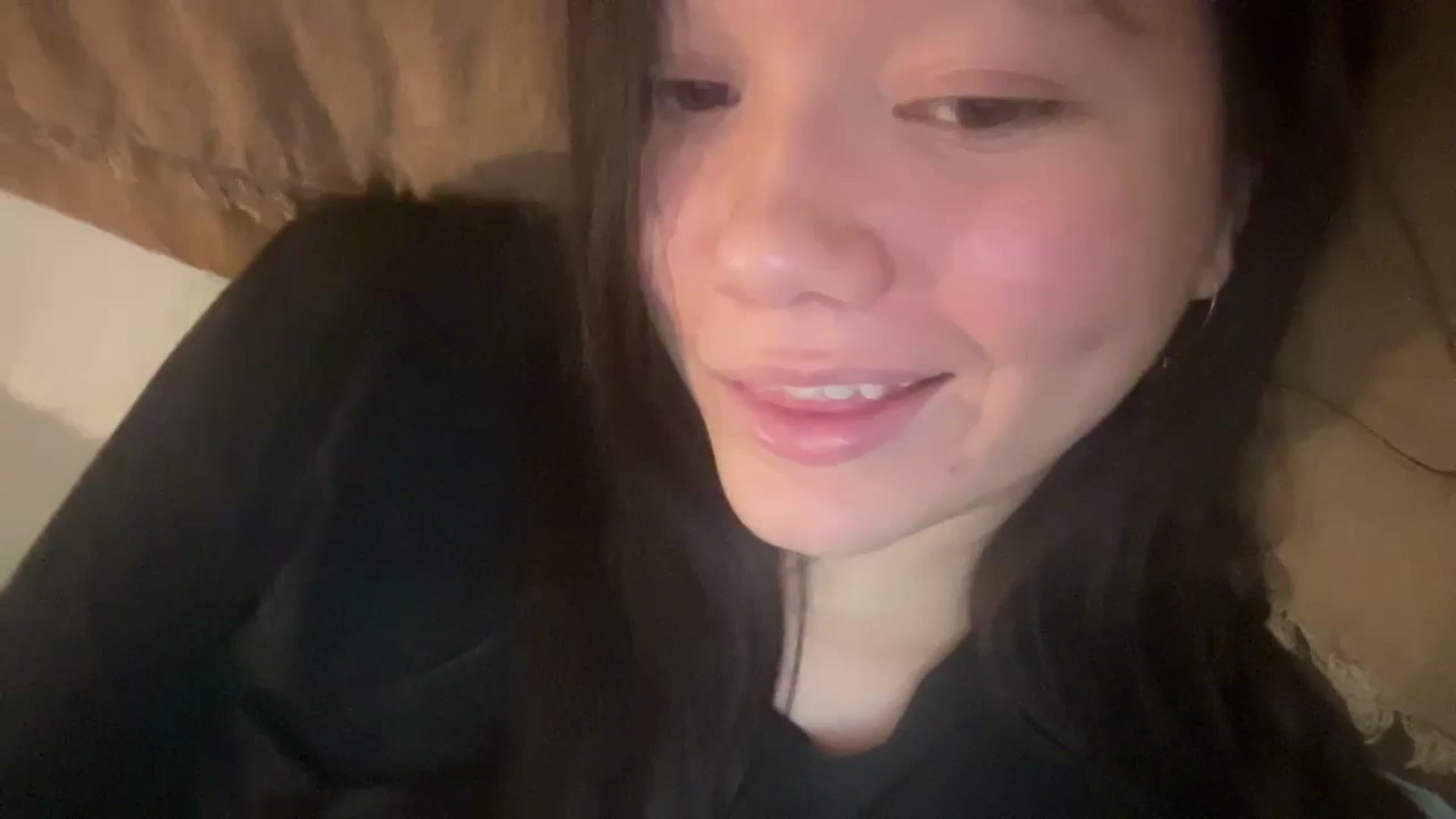 Gallery image thumbnail from imava's myfreecams stream on, 04/03/2024, 09:08 image 16 of 20