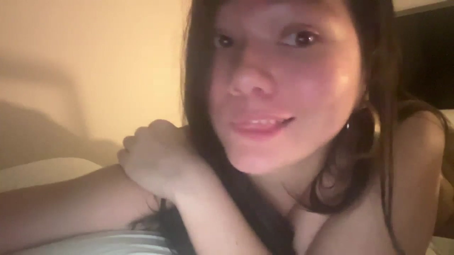 Gallery image thumbnail from imava's myfreecams stream on, 04/04/2024, 10:32 image 9 of 20