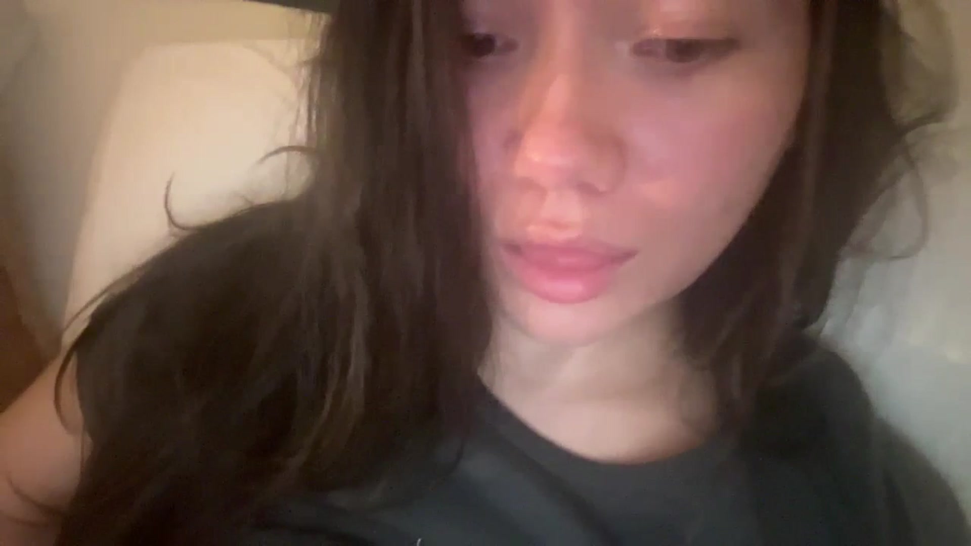 Gallery image thumbnail from imava's myfreecams stream on, 04/05/2024, 10:17 image 7 of 20