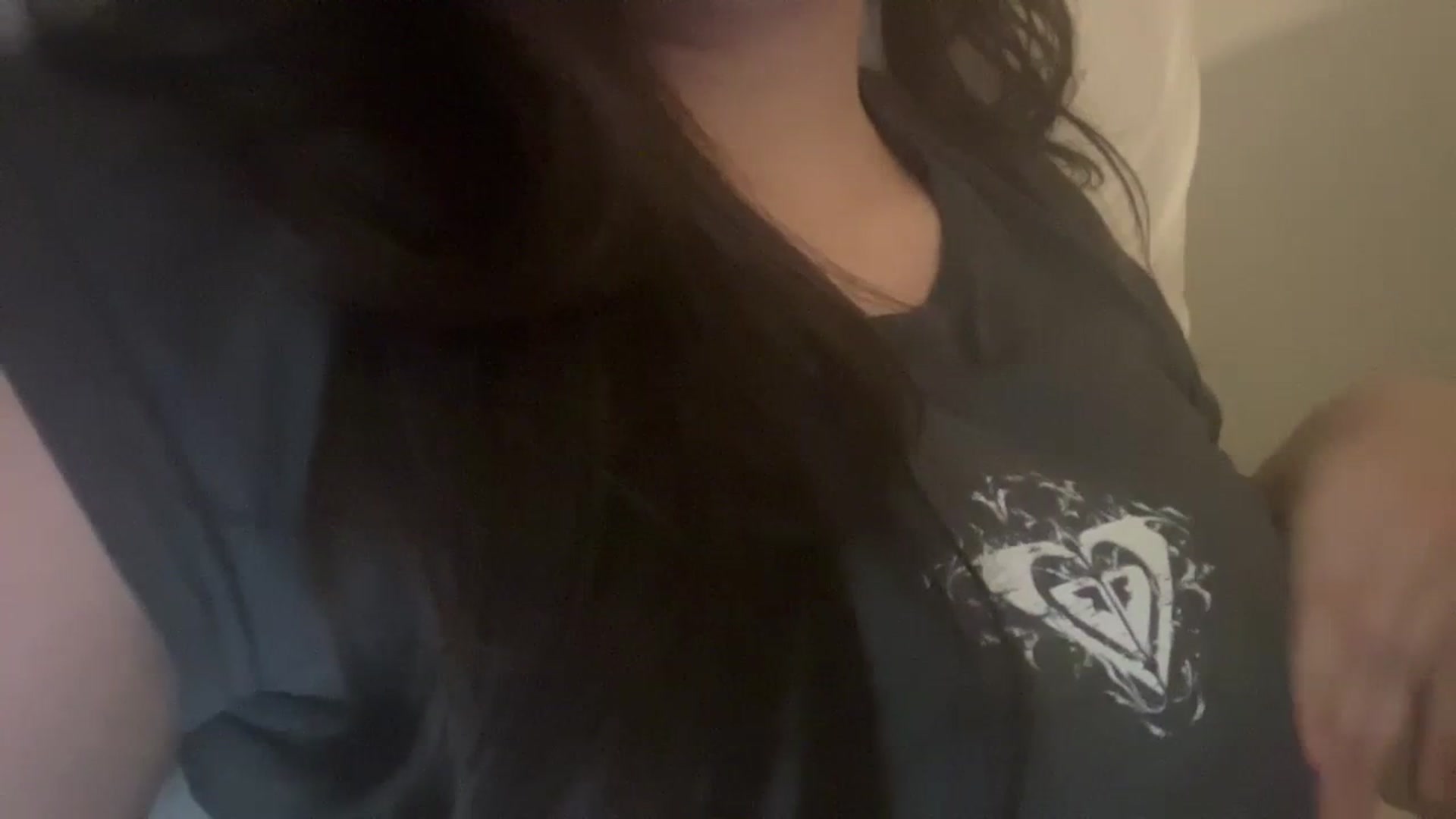 Gallery image thumbnail from imava's myfreecams stream on, 04/05/2024, 10:17 image 13 of 20