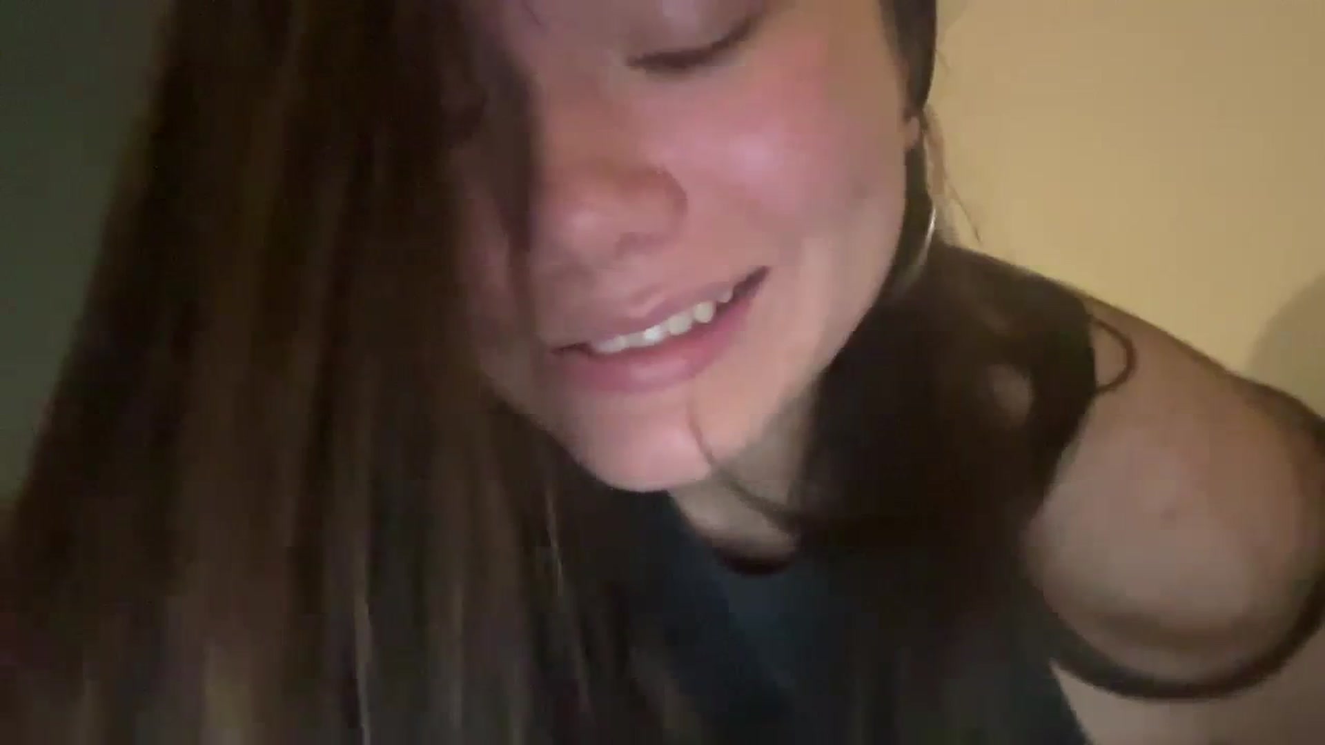 Gallery image thumbnail from imava's myfreecams stream on, 04/06/2024, 10:27 image 3 of 20