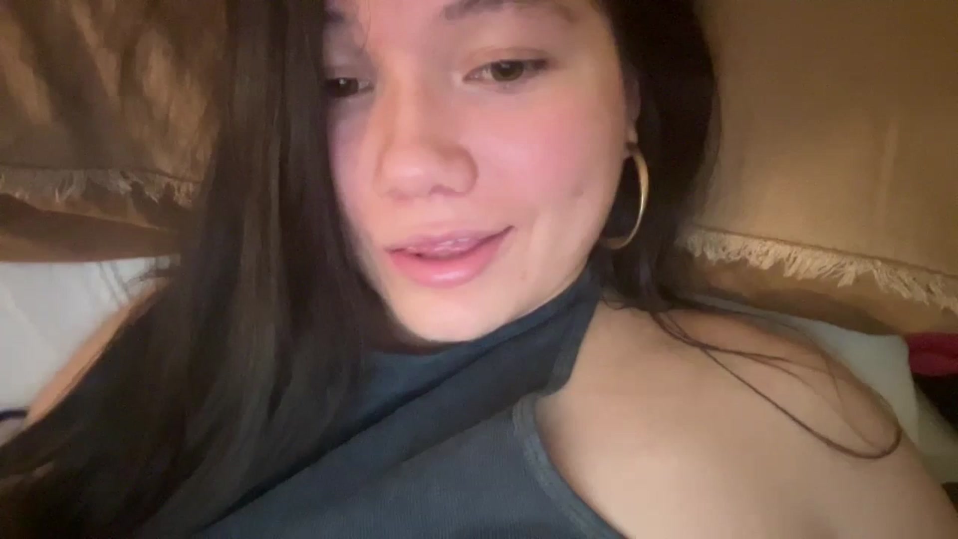 Gallery image thumbnail from imava's myfreecams stream on, 04/06/2024, 10:27 image 12 of 20