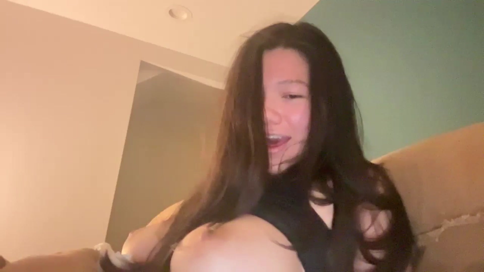 Gallery image thumbnail from imava's myfreecams stream on, 04/07/2024, 06:08 image 5 of 20
